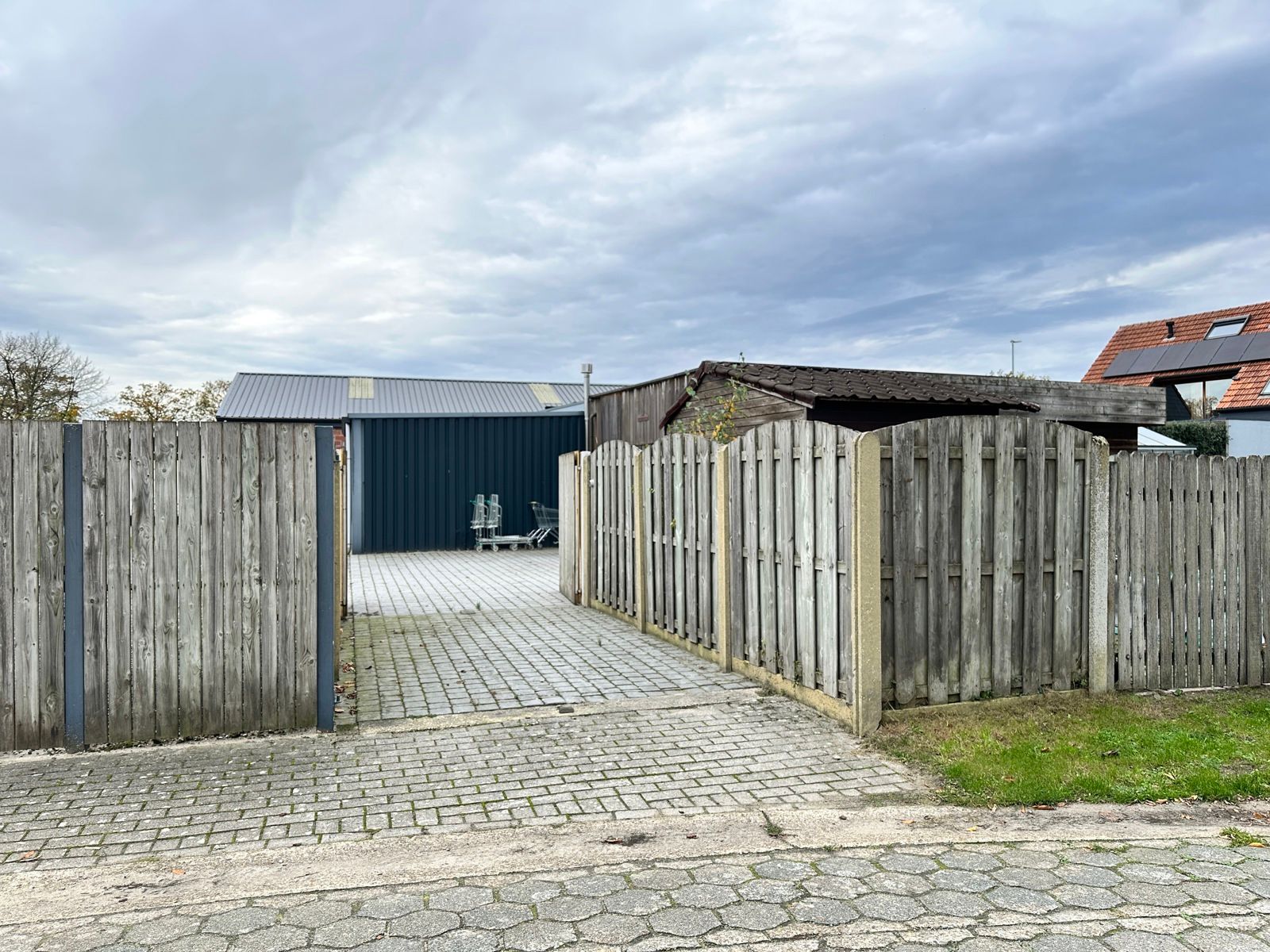 Gerenoveerde instapklare woning met tuin & terras & garages foto 47