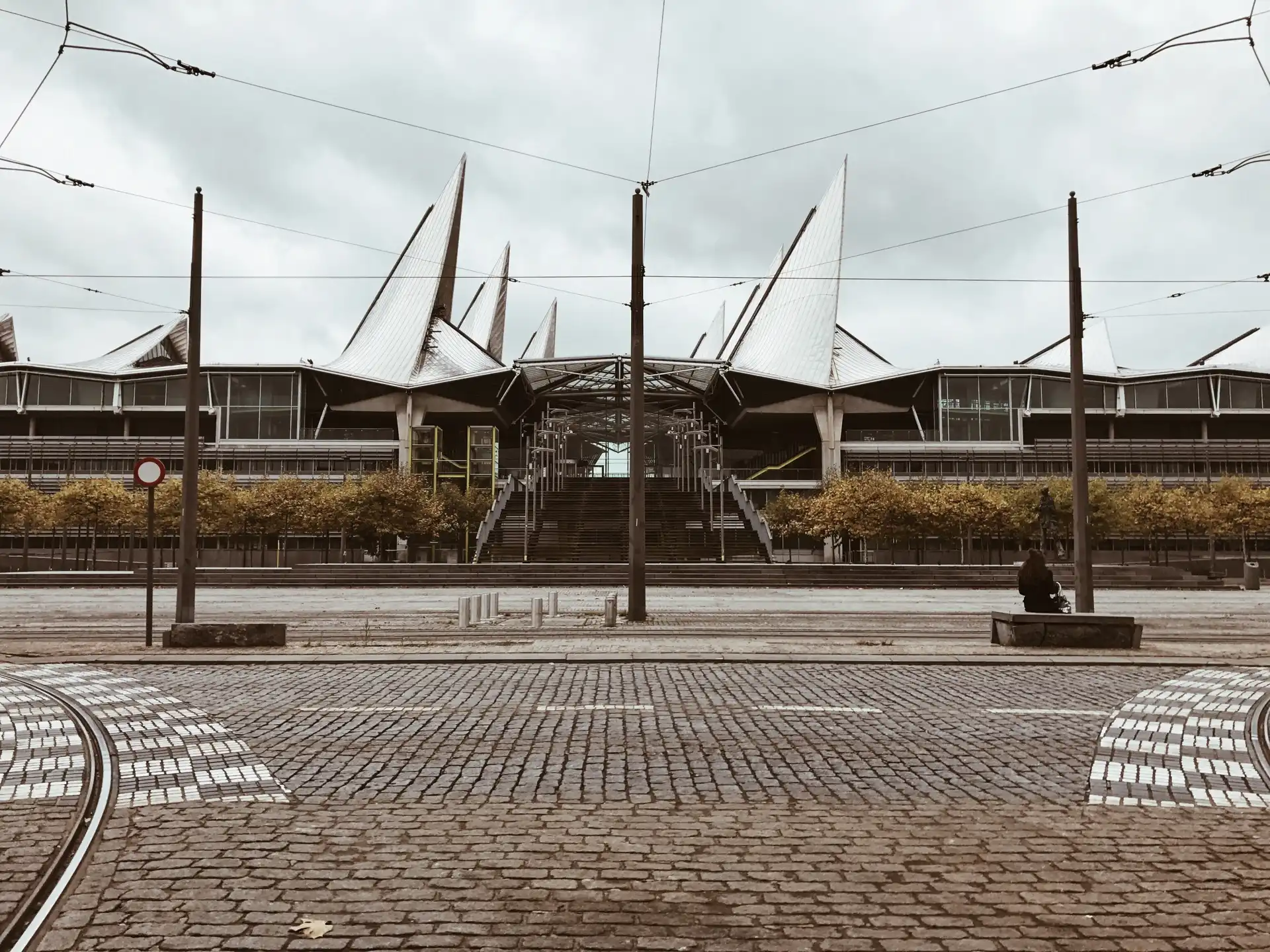 Ruime te renoveren woning met 4 verdiepen & garage foto 3