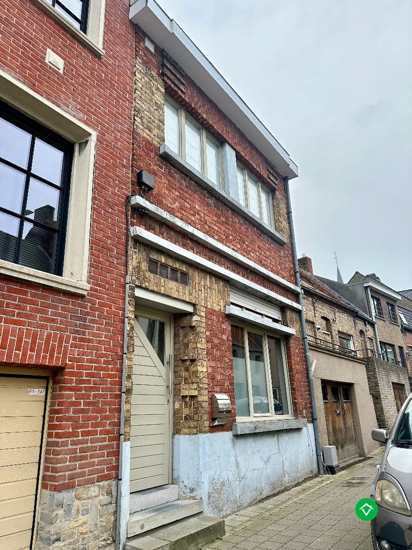 Instapklare woning met 2 slaapkamers in het centrum van Hooglede foto {{pictureIndex}}