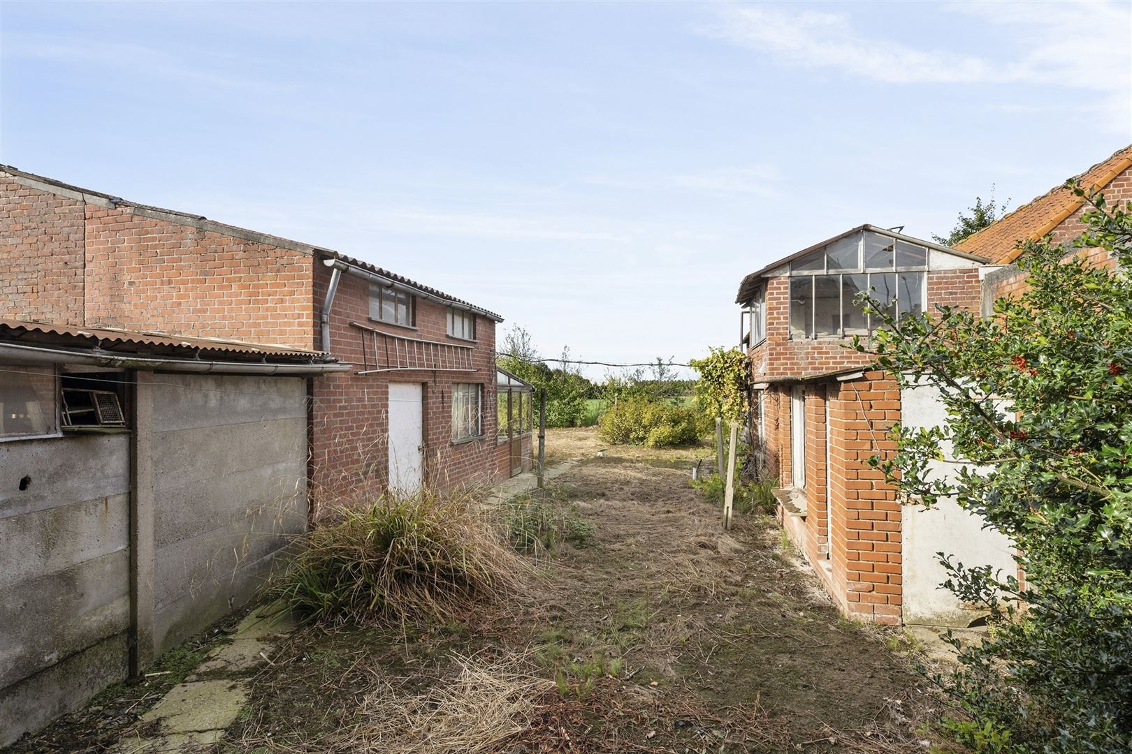 Te renoveren alleenstaande woning foto 19