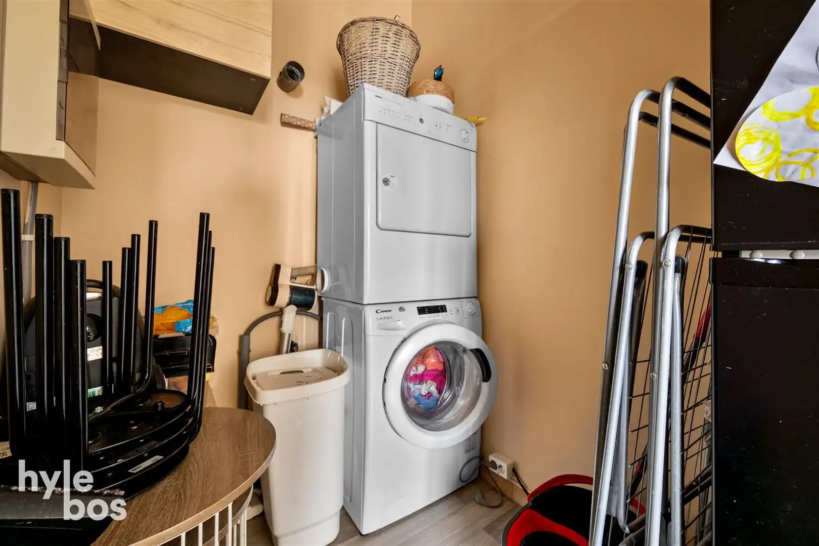 Opbrengsteigendom met 5 ruime appartementen en garages op topligging foto 18