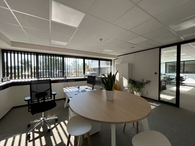 Magazijn (1.104 m²) met kantoorruimte (206 m²) – op toplocatie The Loop foto 7