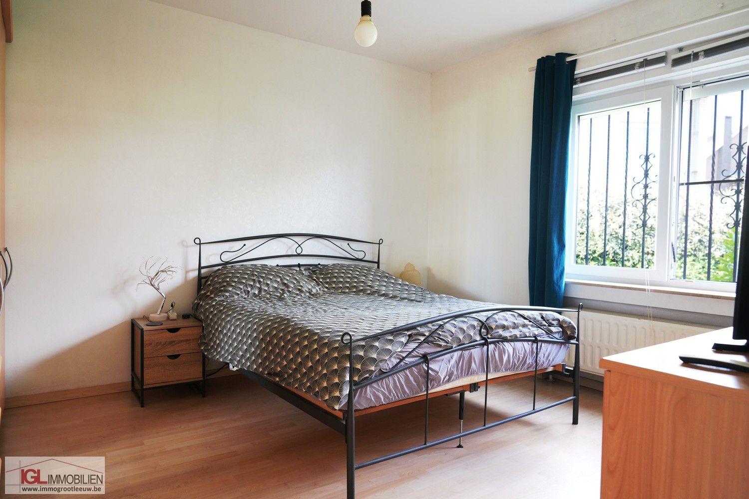 Ruime bungalow met dubbele garage en tuin te koop in Sint-Pieters-Leeuw foto 14