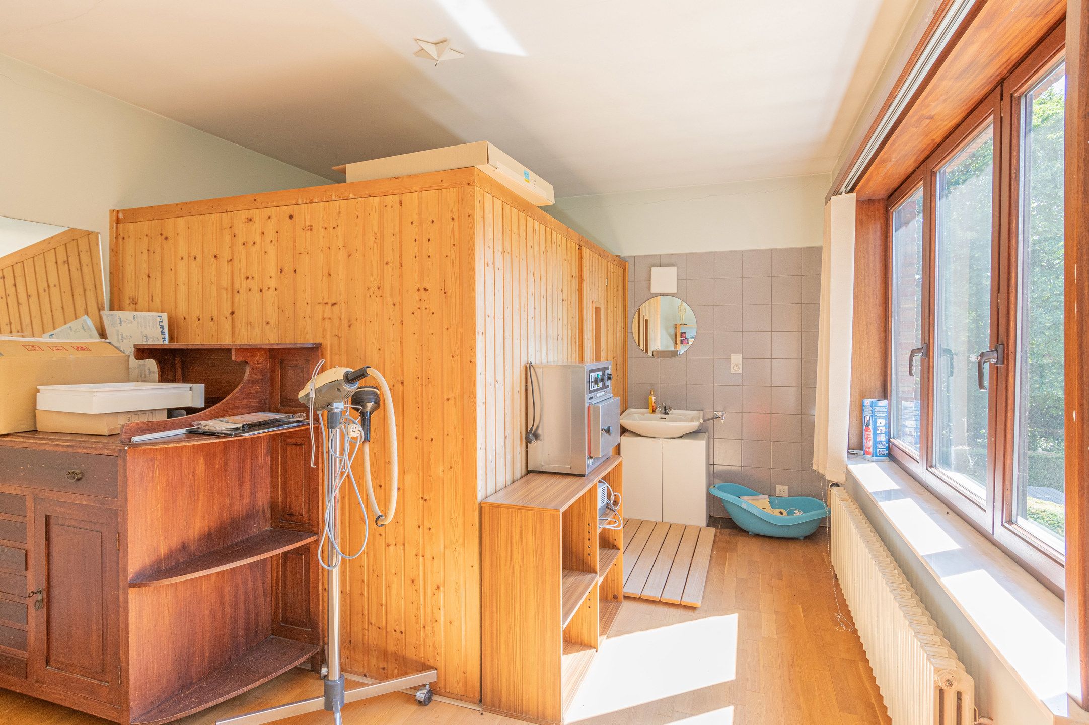 Riante woning met grote praktijkruimte foto 25