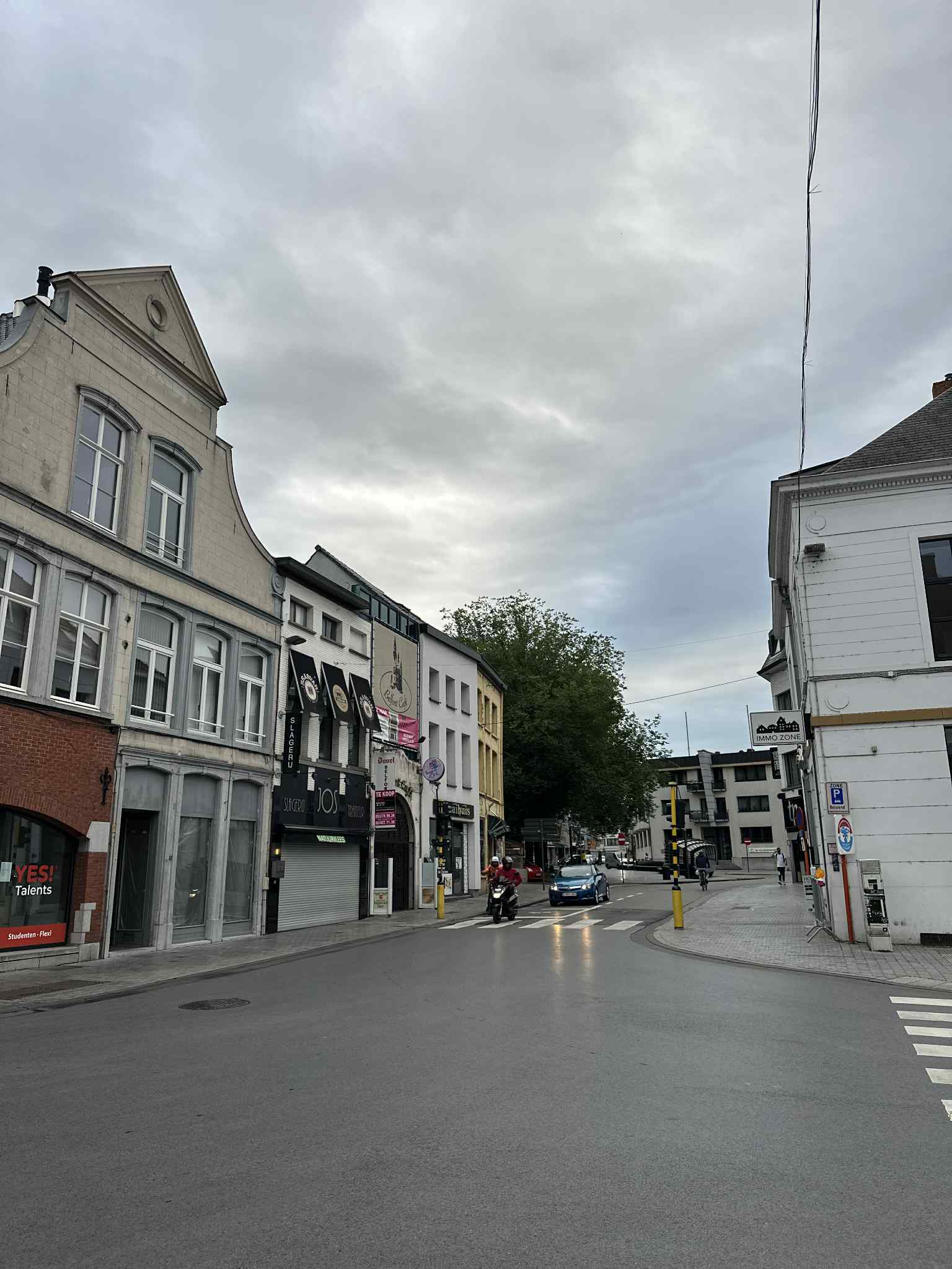 PRACHTIG COMMERCIEEL HOEKPAND TE HUUR – TOPLIGGING AALST CENTRUM foto 2