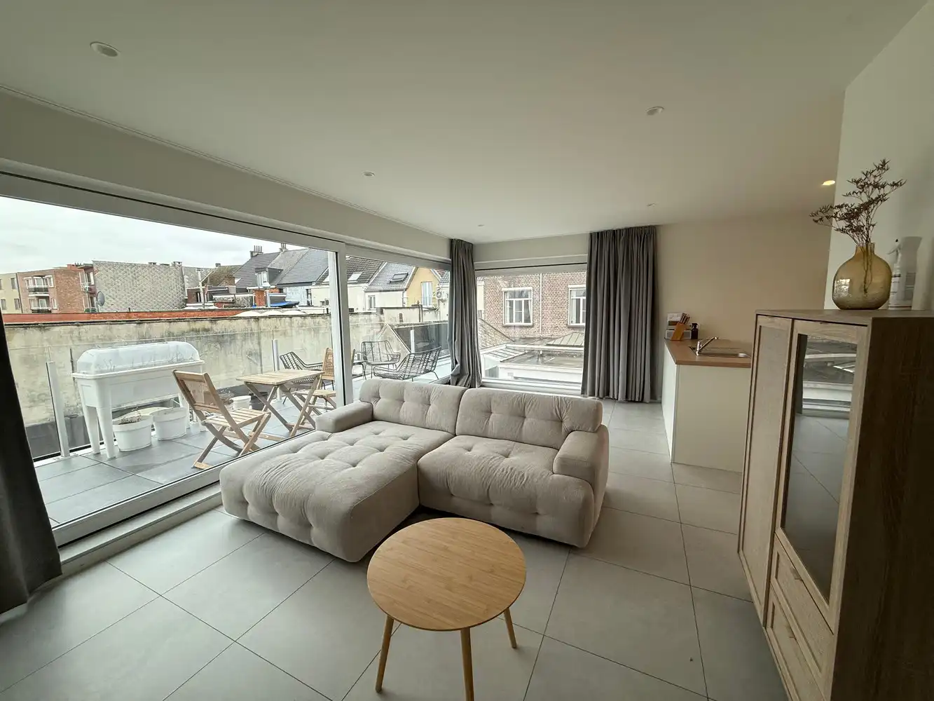 Recent en lichtrijk appartement met ruim terras foto 3