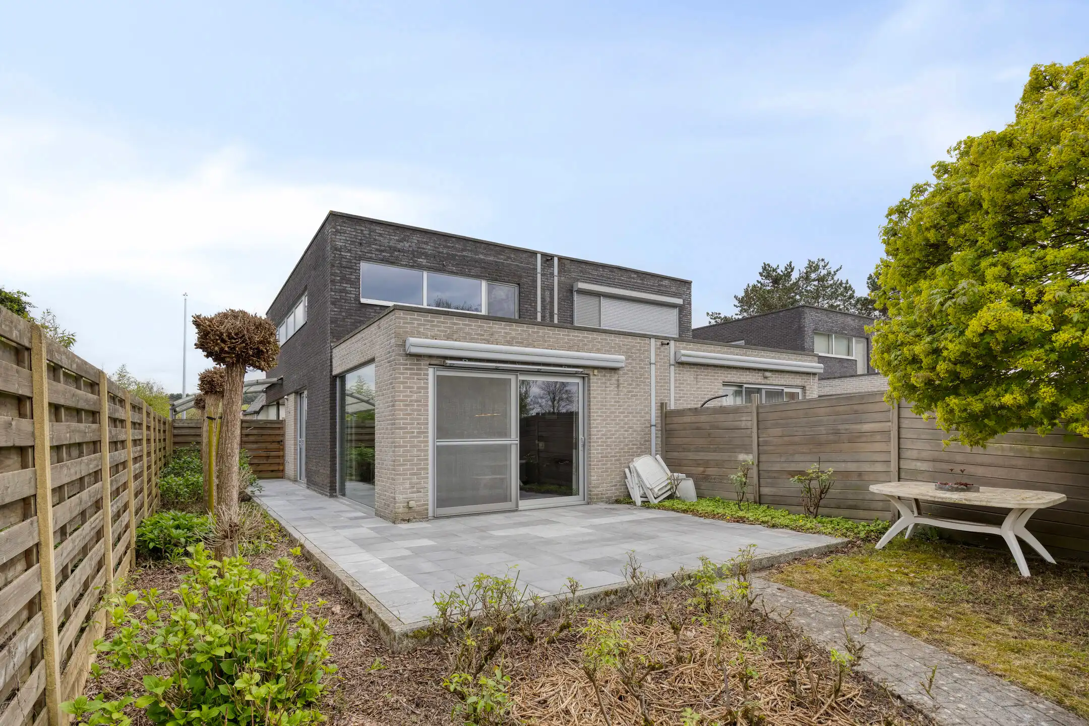 Moderne halfopenbebouwing op een rustige centrale locatie foto 18