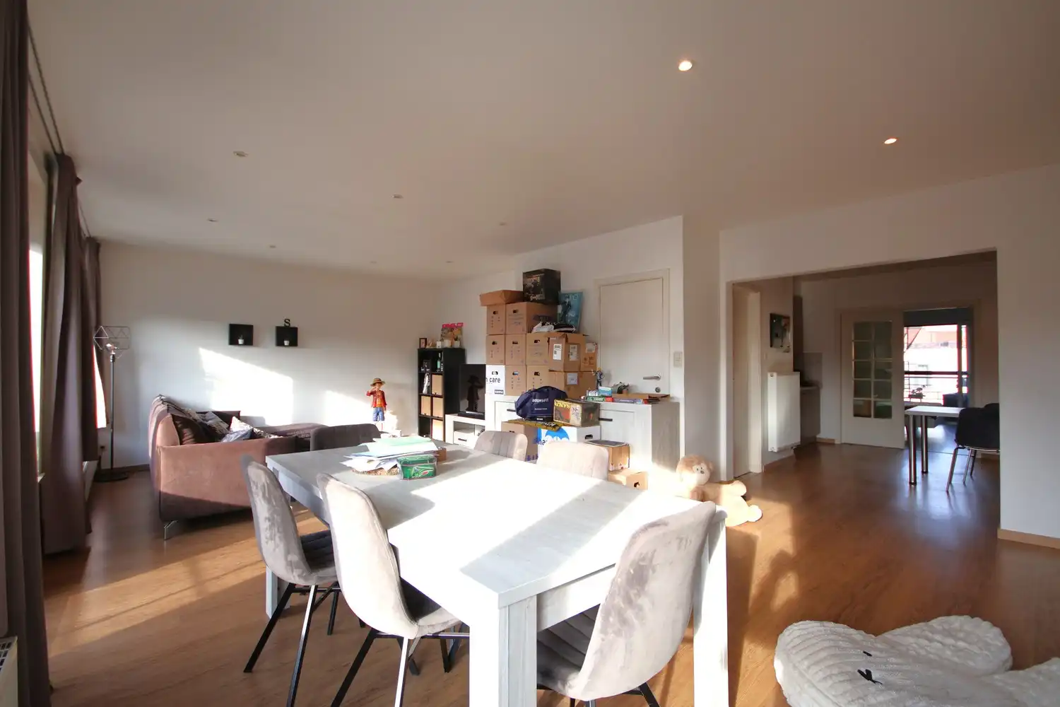 Modern en lichtrijk appartement met 2 slaapkamers en terras foto 2