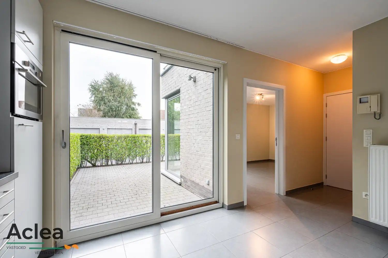Ruim lichtrijk gelijkvloers appartement met 2 terrassen en garage foto 9