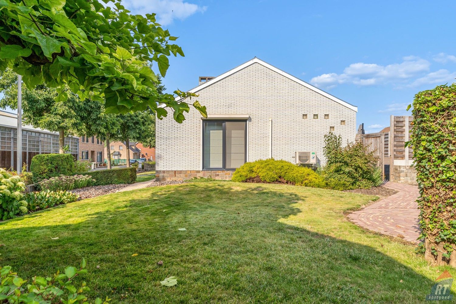 Instapklare bungalow met 3 slaapkamers gelegen in het rustige Velm foto 21