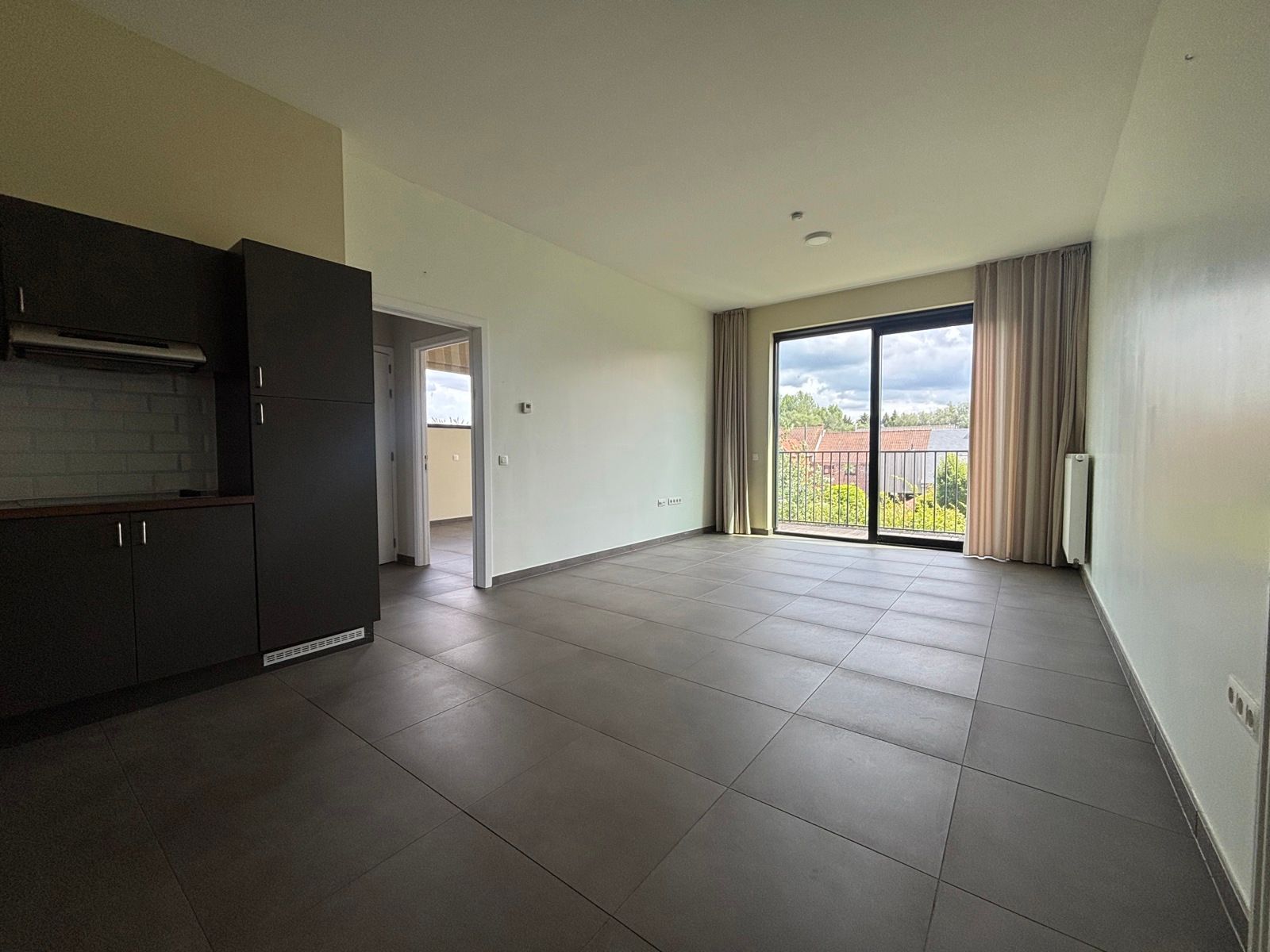 TE KOOP: Zeer mooie Serviceflat 2 SLAAPKAMERS en terras! foto 5