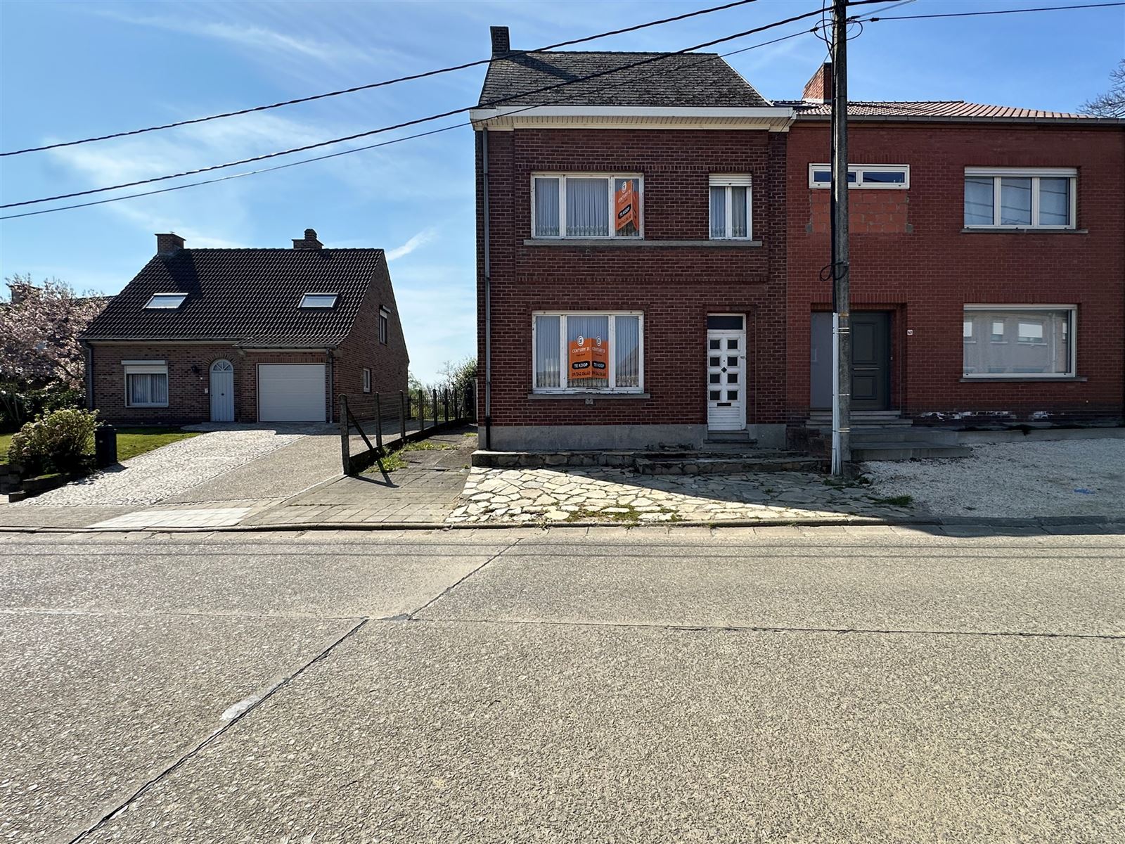 Te renoveren HOB met prachtig vergezicht te Erwetegem.  foto {{pictureIndex}}