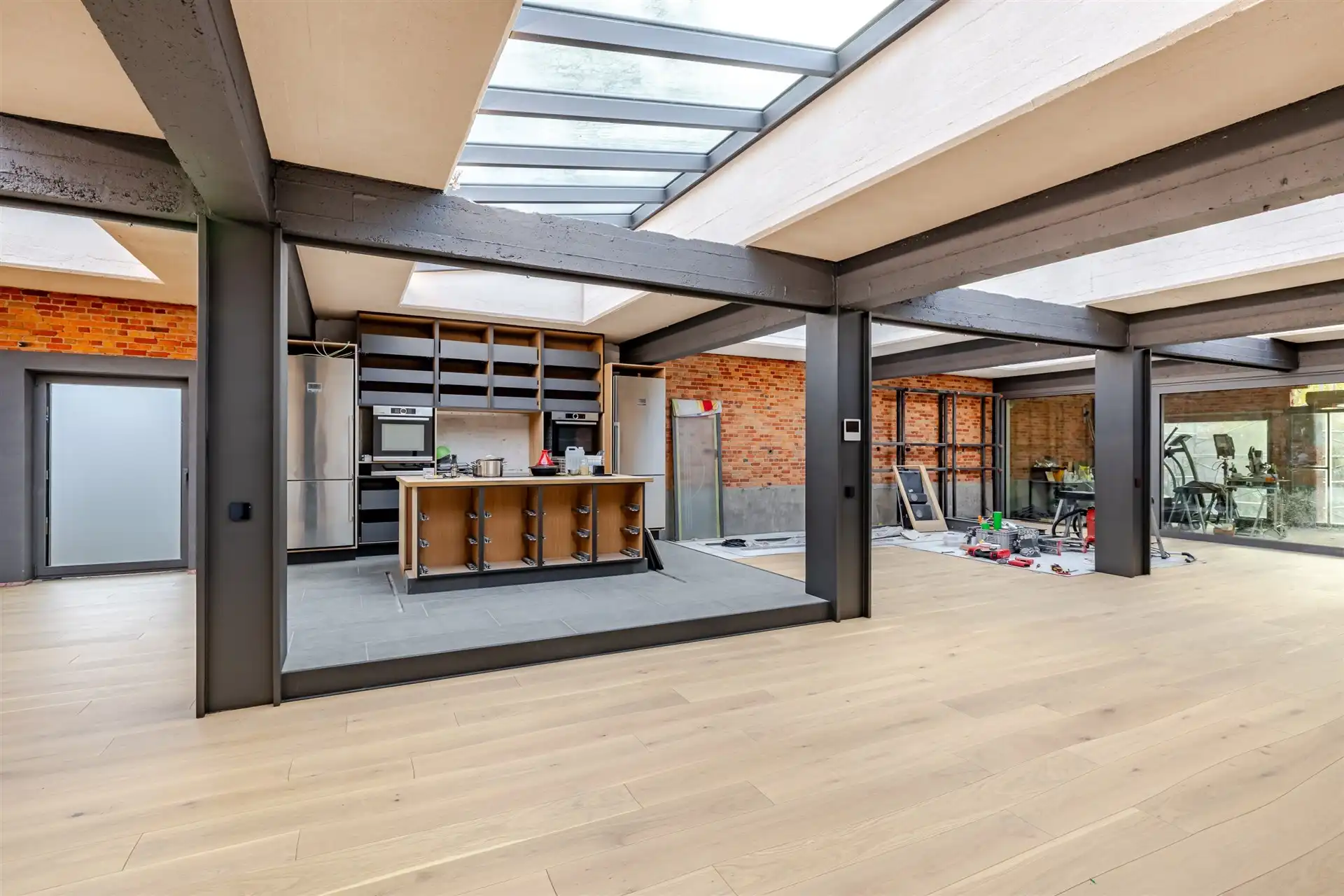 Unieke loft (290m²) met atelier, studio, tuin én magazijn (200m²) foto 3