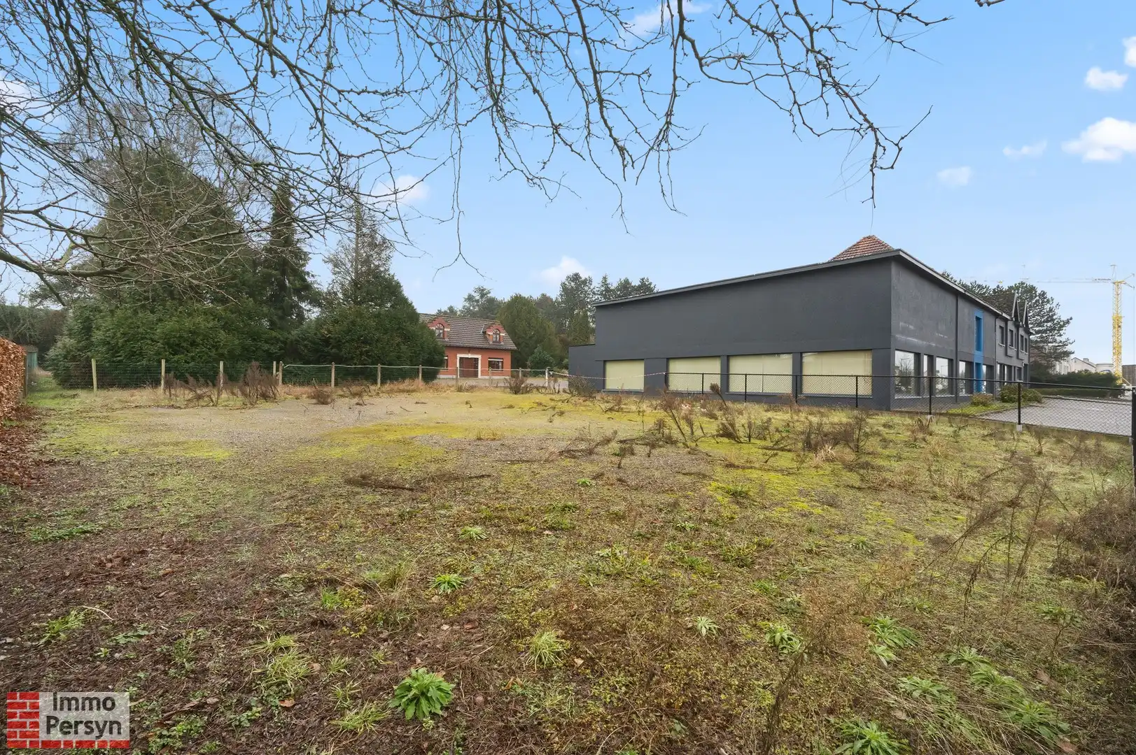 Twee percelen bouwgrond met ruime loods in één verkoop foto 5