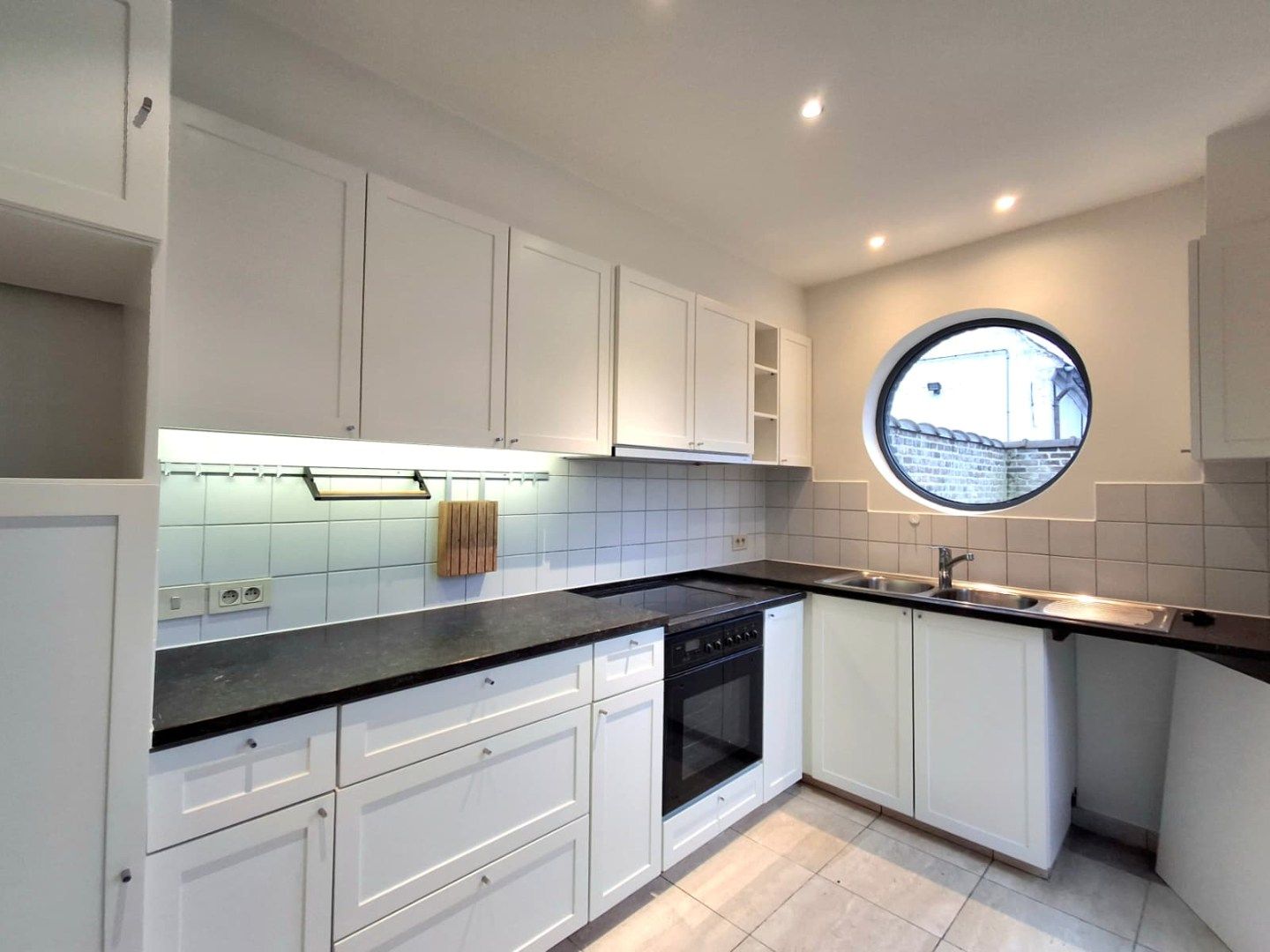 CHARMANTE GEZINSWONING MET 3 SLPKS EN KOER IN HARTJE DENTERGEM foto 4