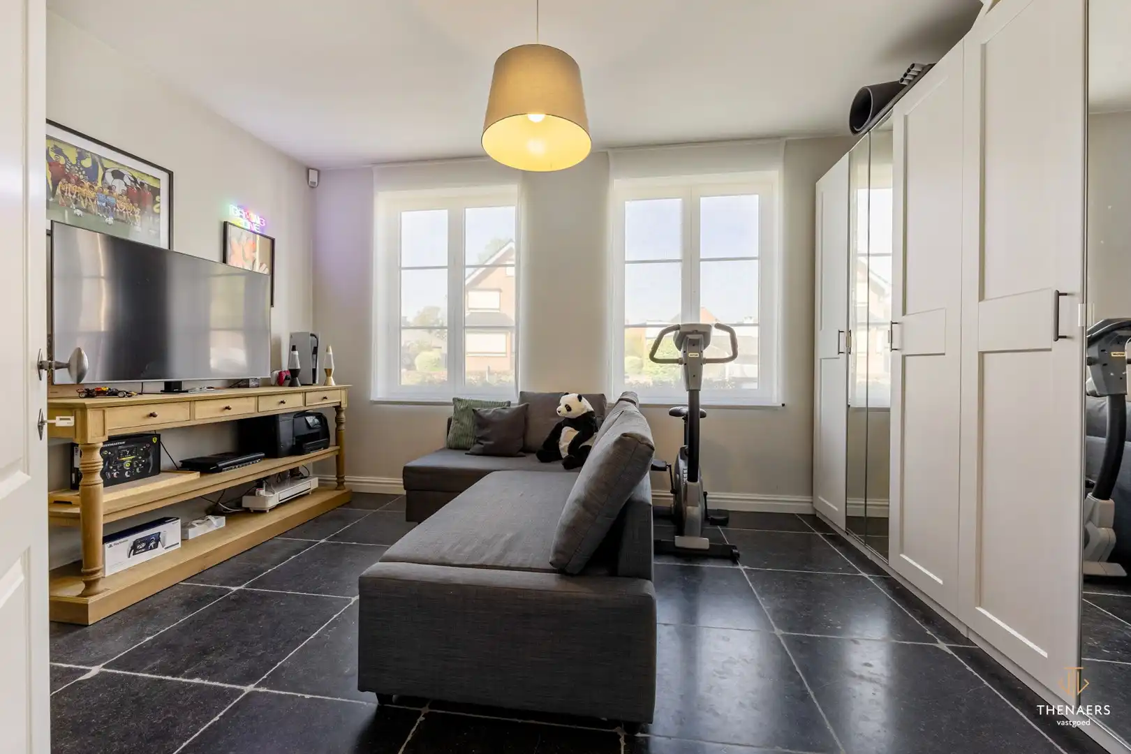 Stijlvolle pastoriewoning met ruimte, comfort en een prachtig afgewerkt geheel in Sint-Truiden. foto 12