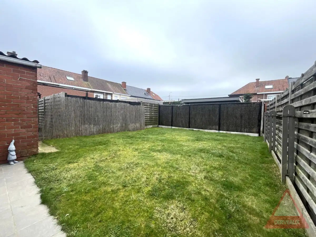 Menen – Halfopen bebouwing met tuin en parkeerplaats foto 11