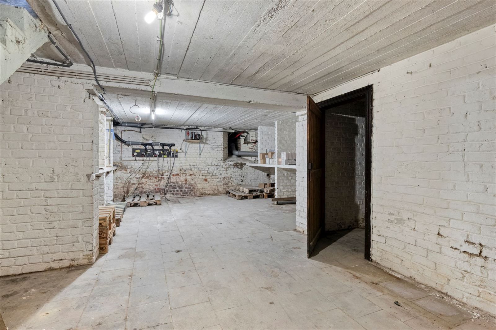 Instapklare horecazaak met tal van mogelijkheden op een centrale locatie! foto 14