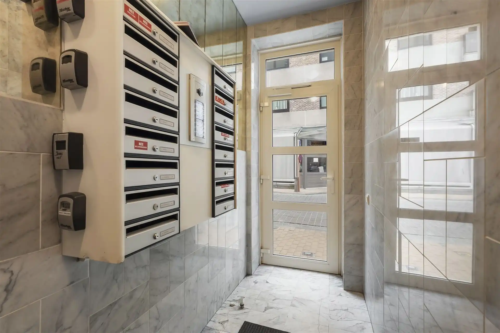 SLAAPHOEK / CENTRALE LIGGING foto 22