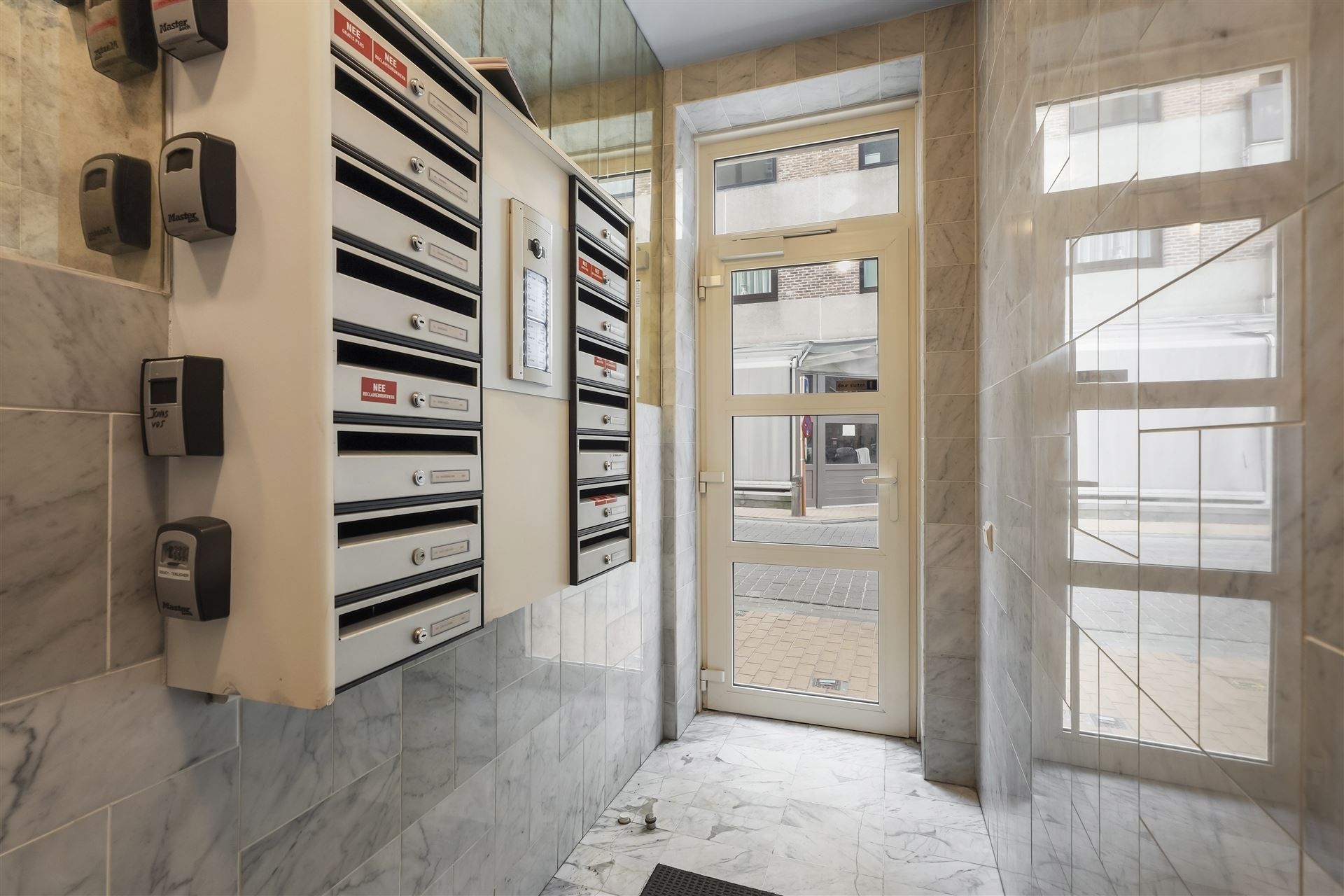 SLAAPHOEK / CENTRALE LIGGING foto 22