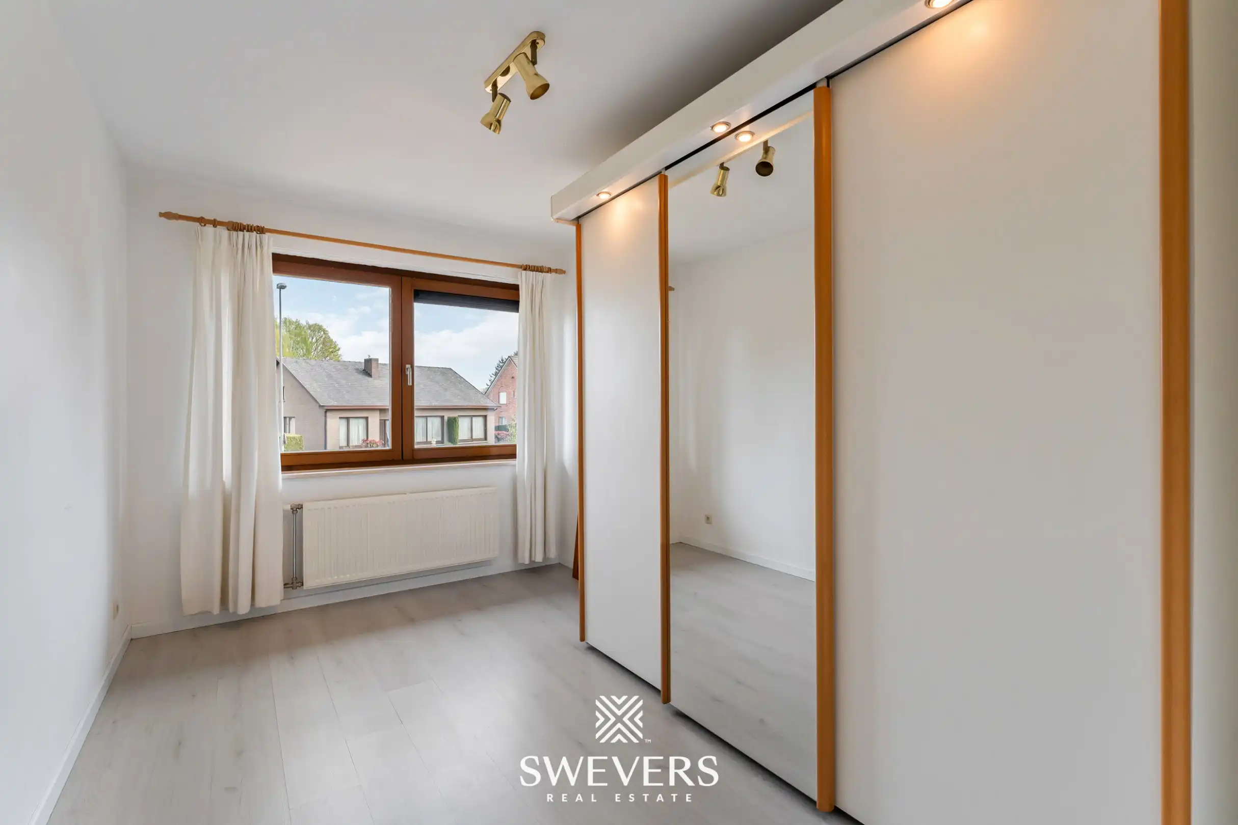 Goed onderhouden woning met twee slaapkamers, nabij de autostrade foto 7