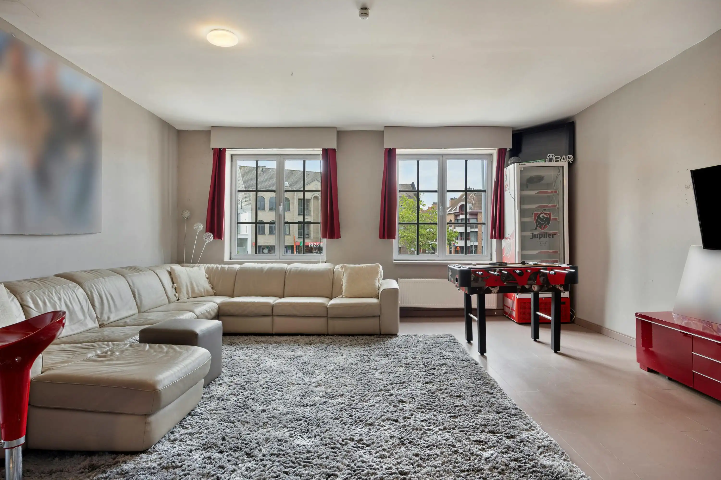 Handelsgelijkvloers met appartement op de markt in Ternat foto 11