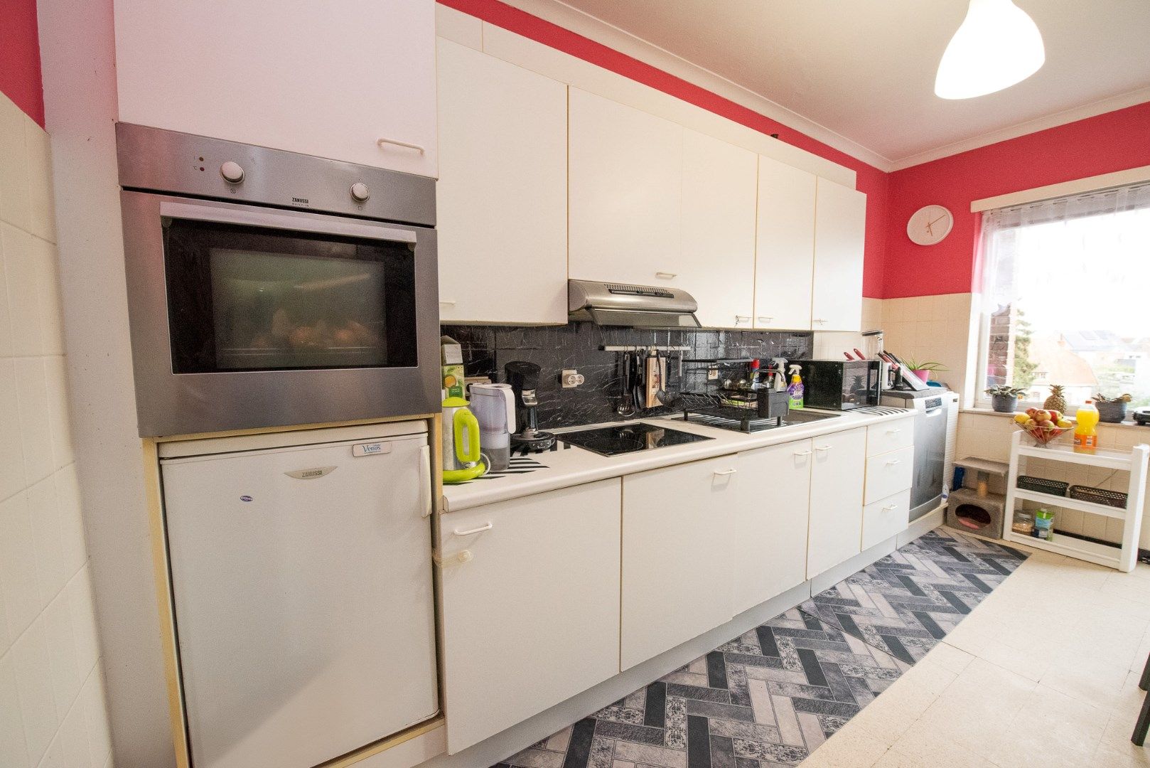 Centraal gelegen ruim en lichtrijk appartement met 3 slaapkamers! foto 5