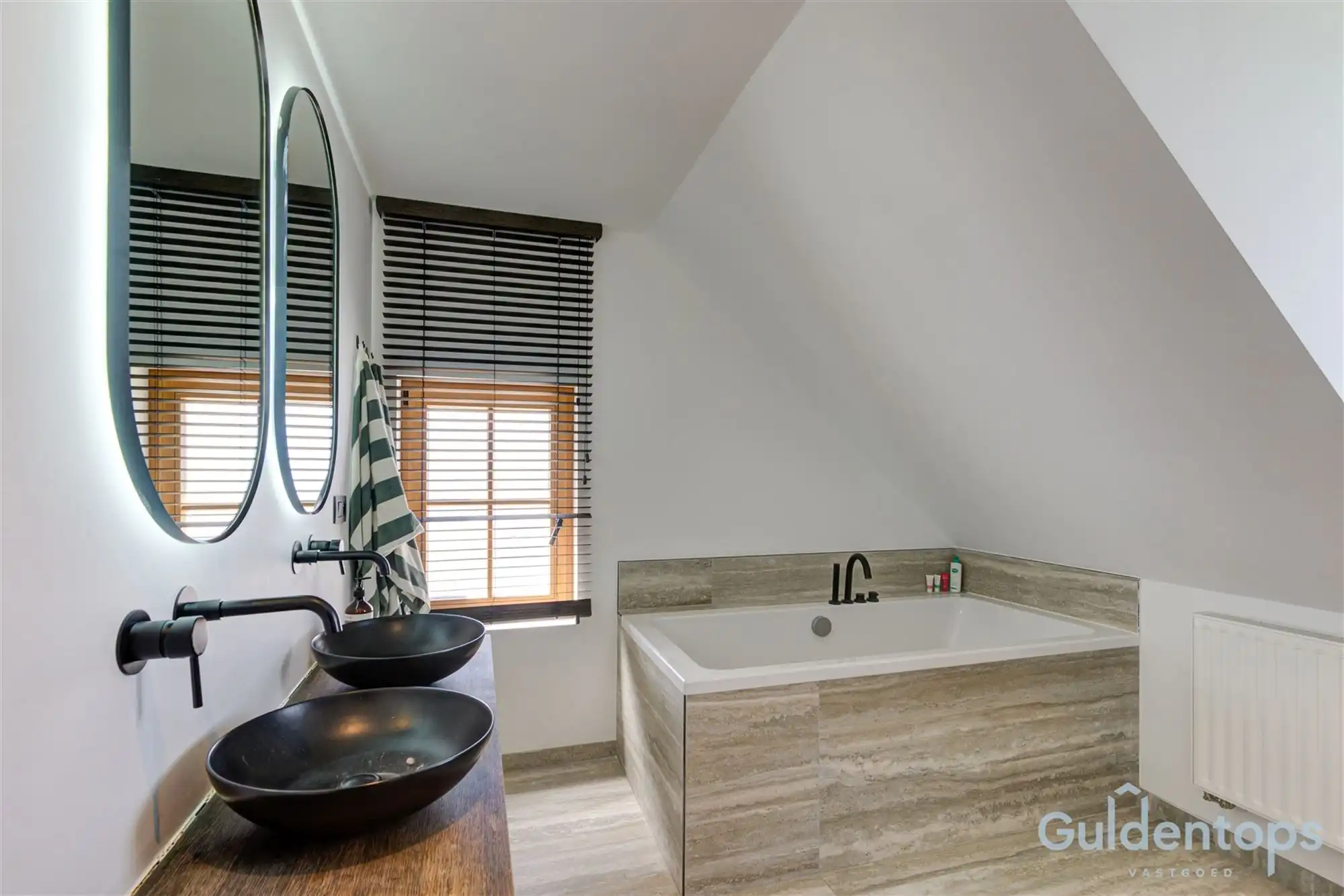 Energiezuinige goed gelegen villa  foto 22