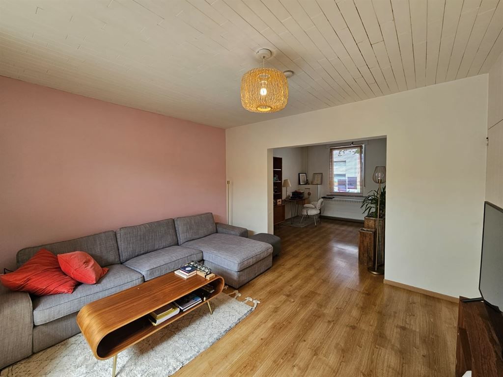 prachtig gerenoveerde en bemeubelde woning foto 3