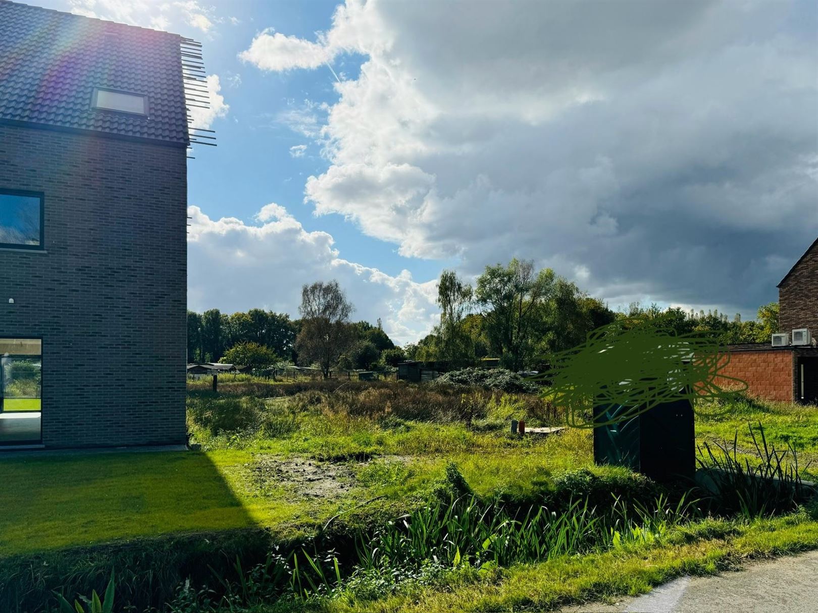 Half open bouwgrond aan het natuurgebied FORT VAN MERKSEM. foto 1