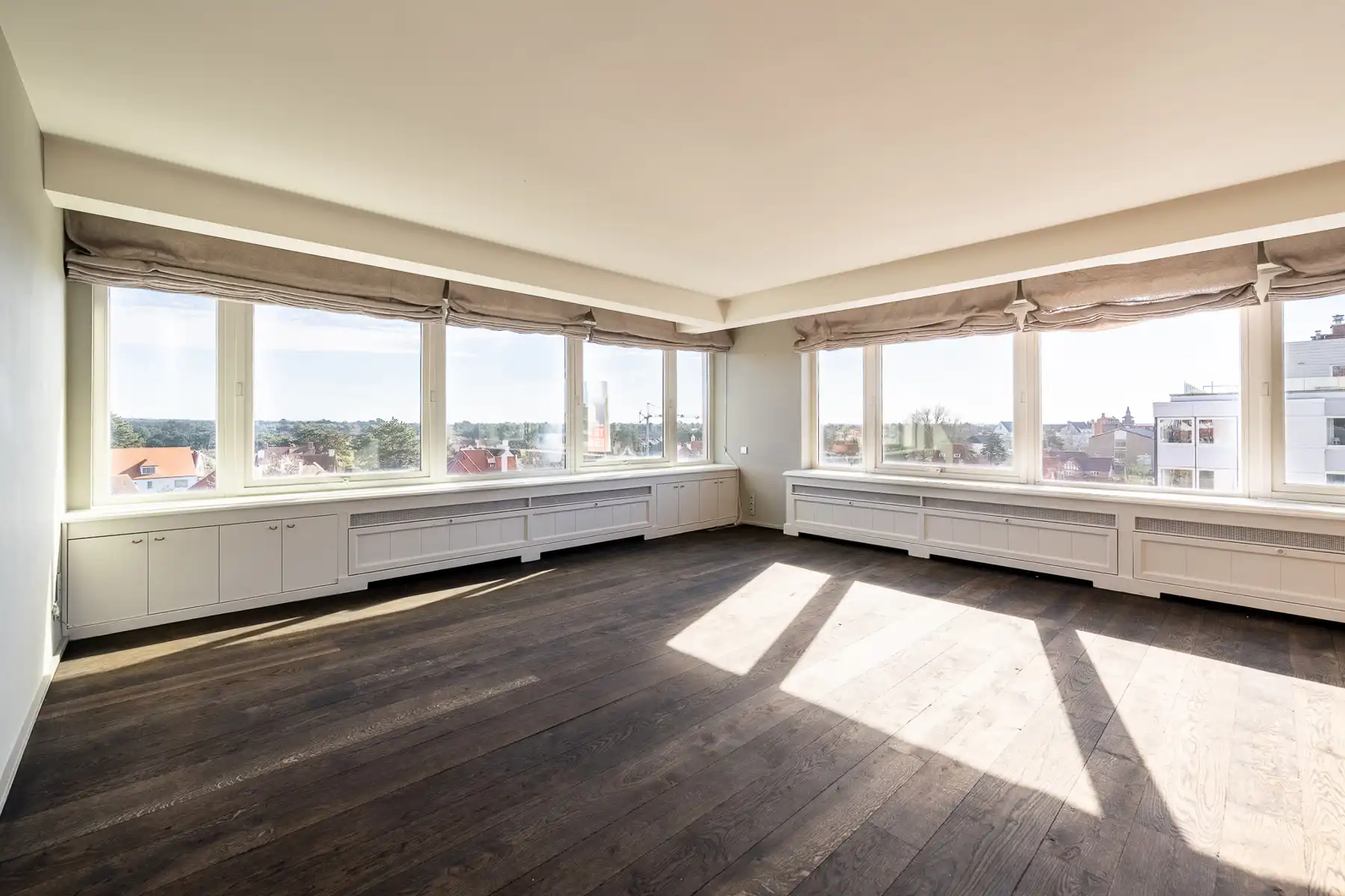 Hoekappartement op topligging met open zichten foto 2