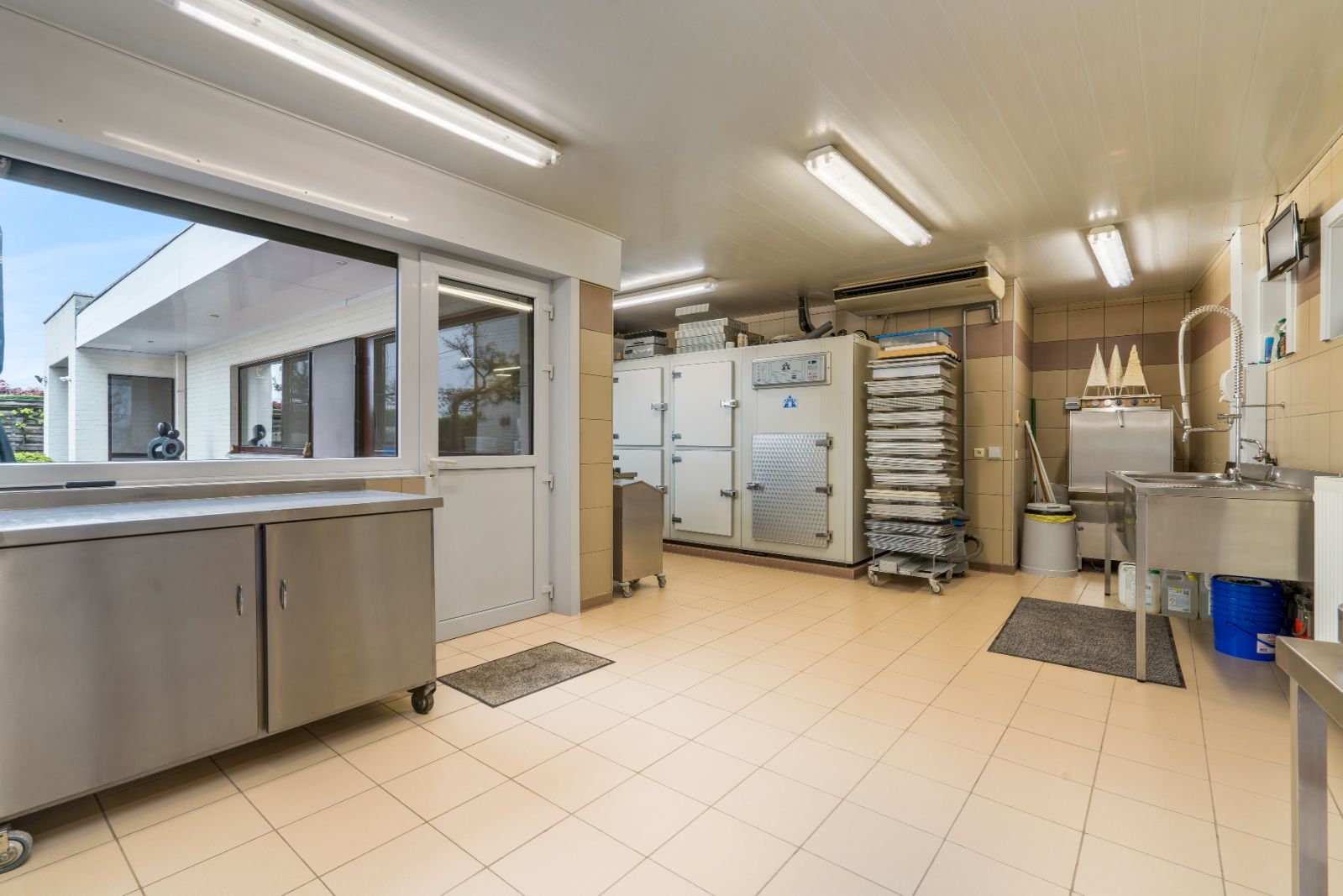 Handelspand (bakkerij) met woning (4slps)! foto 4