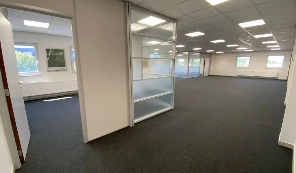 Instapklare kantoren te huur vlakbij afrit E40/R4 in Sint-Denijs-Westrem foto 9