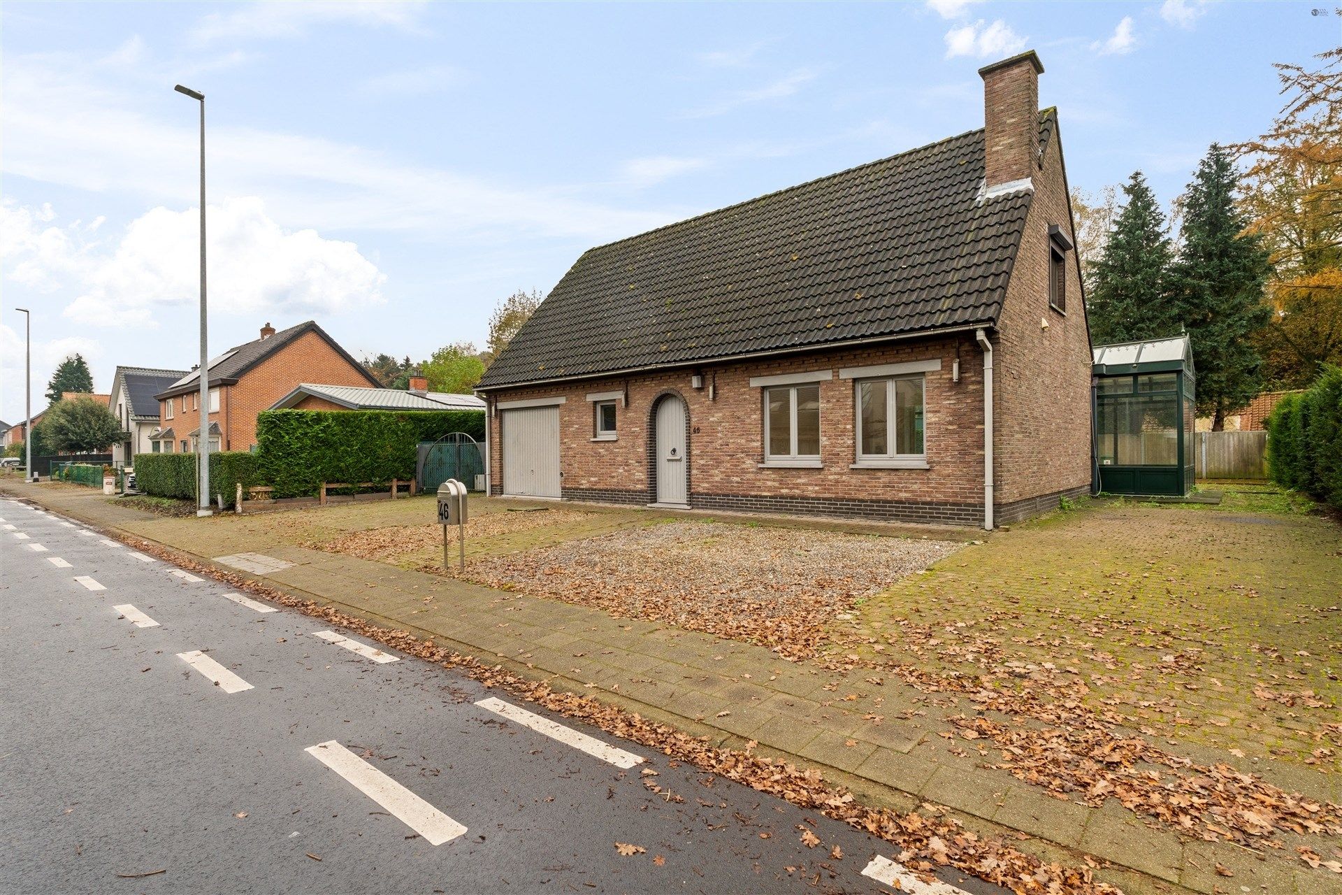 Hoofdfoto van de publicatie: ruim en goed verzorgde woning met grote veranda 