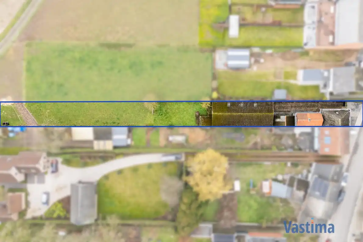 Woning met loods en grote tuin foto 2