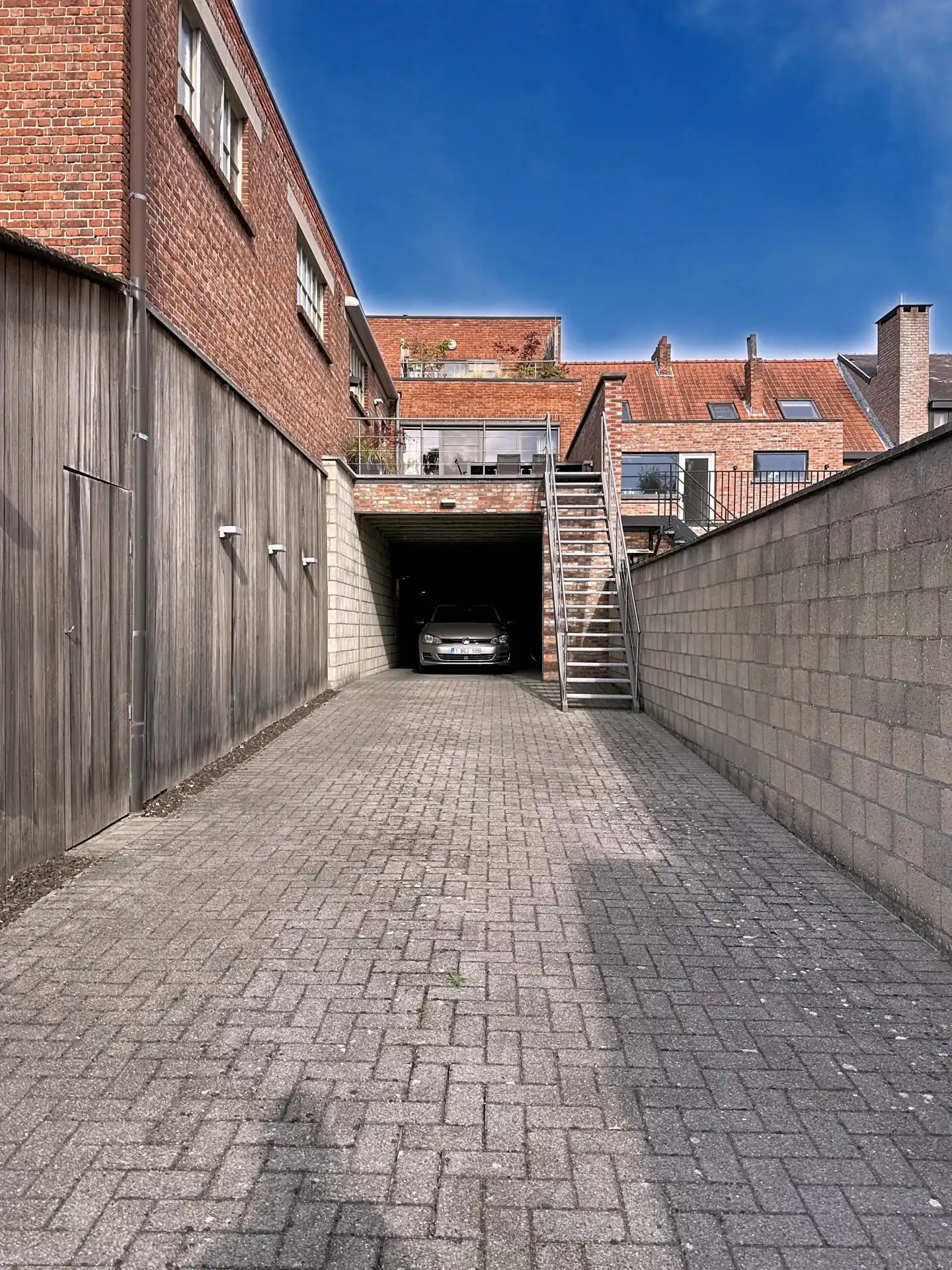 Ruim appartement met 2 slaapkamers, terras en overdekte staanplaats. foto 17