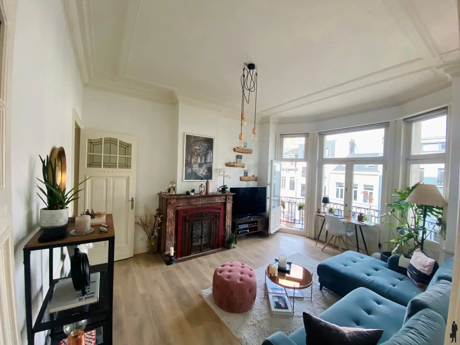 Authentiek 2-slaapkamer appartement op toplocatie. foto {{pictureIndex}}