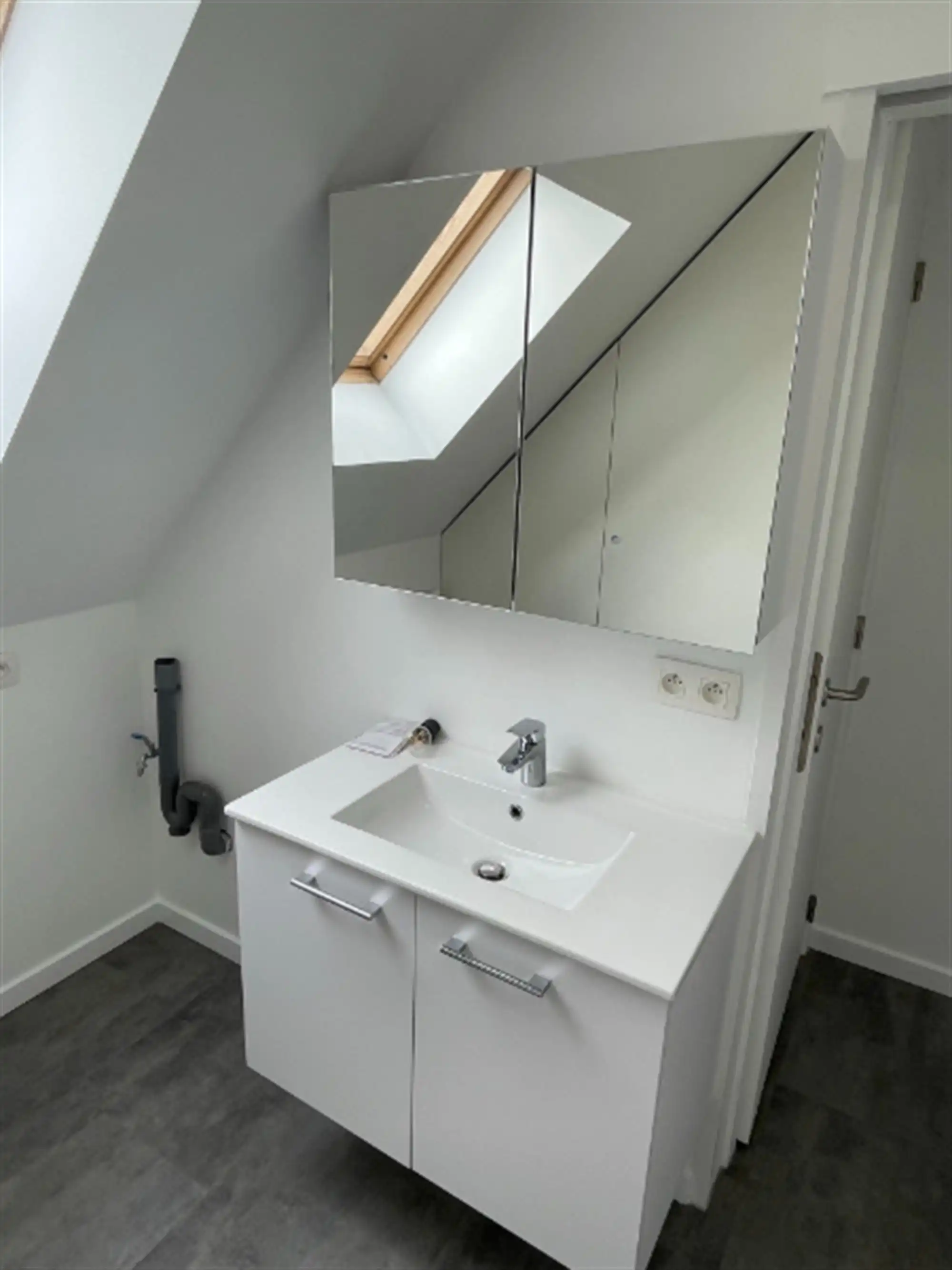 Volledig vernieuwd appartement foto 8