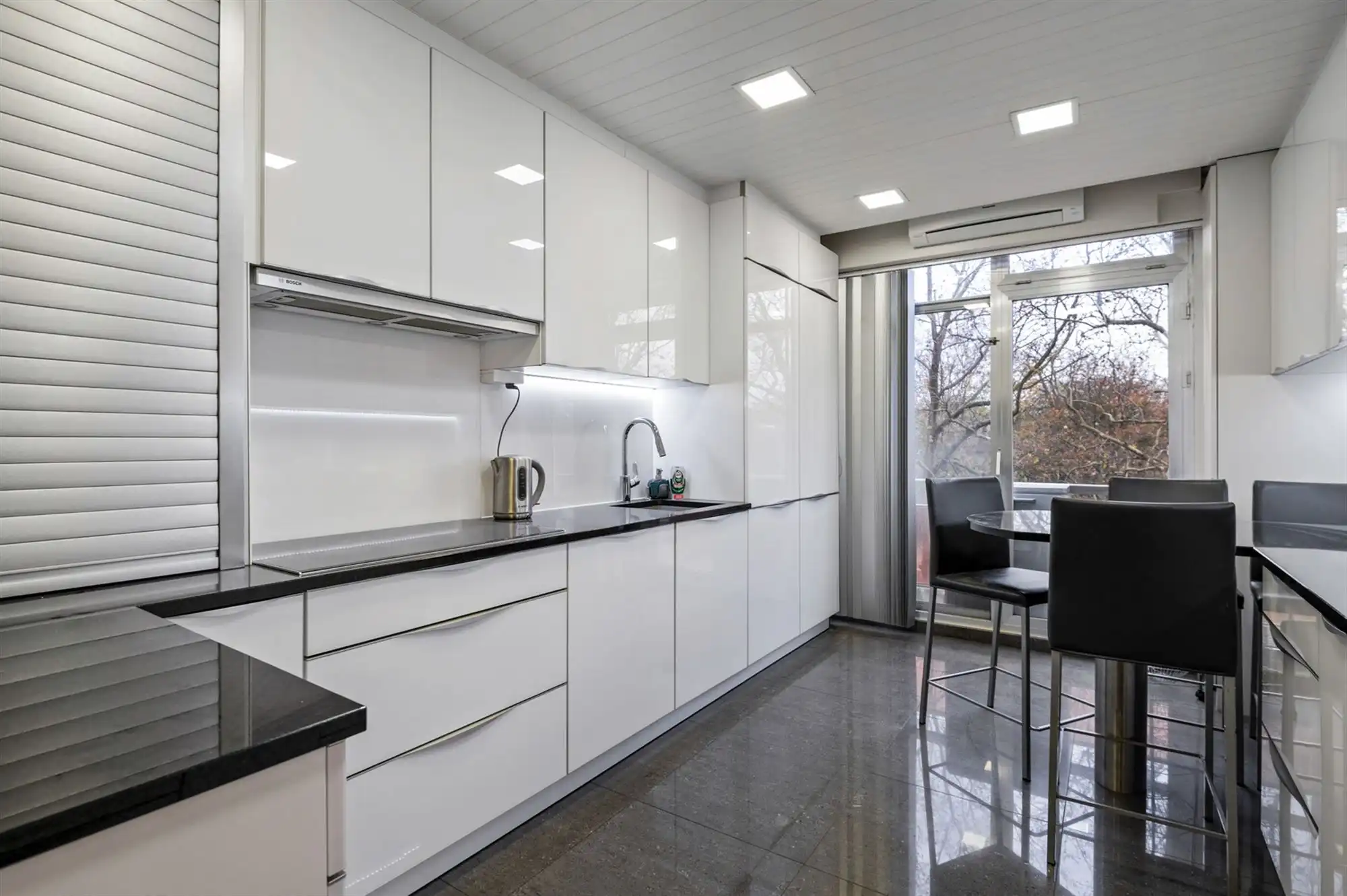 Ruim 3-slpk appartement met prachtig uitzicht op het Stadspark foto 7