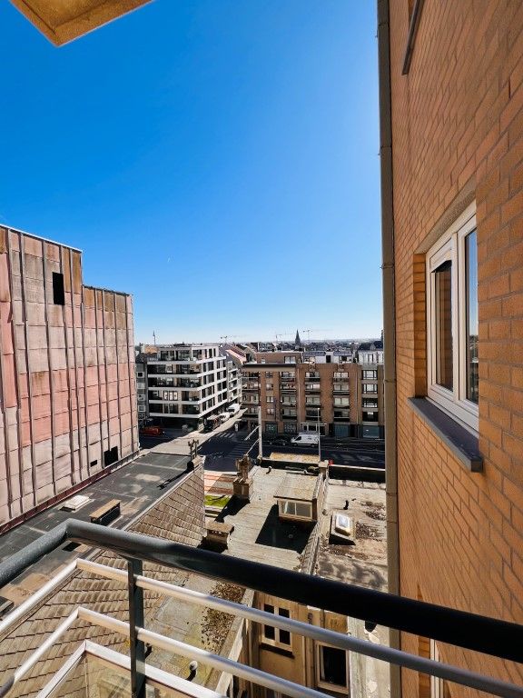 Luxueus appartement met 3 kamers en frontaal zeezicht foto 12