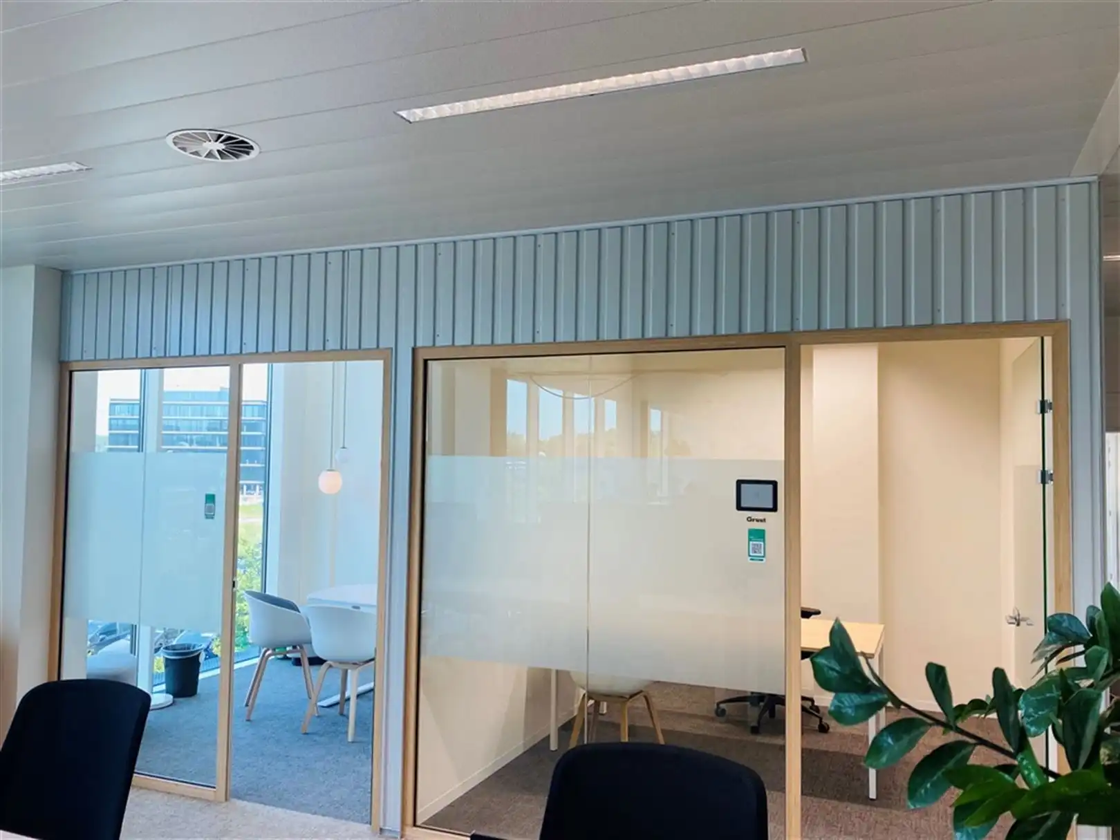 Gemeubelde kantoren in stijlvol gebouw langs The Loop foto 16