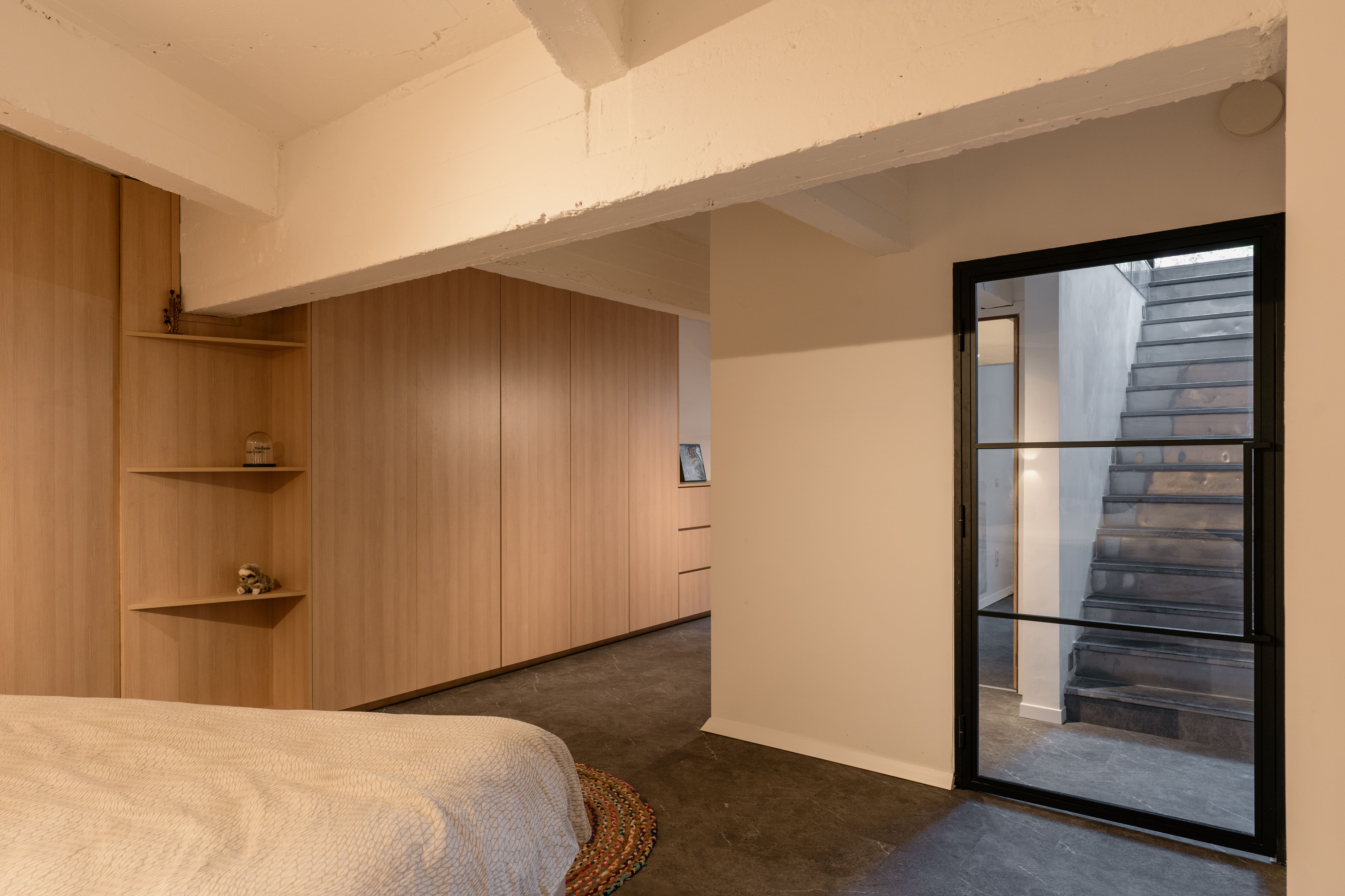 In OPTION by George: een loft met tuin waarin de Japanse kerselaar al even intens floreert als de buurt foto 18