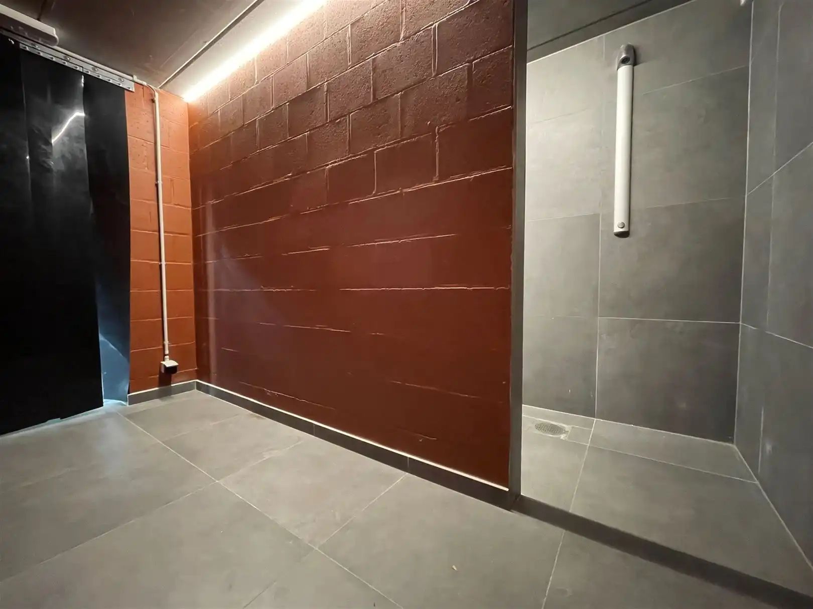 Multifunctioneel bedrijfspand (ca. 450m²) te Hamme. foto 18