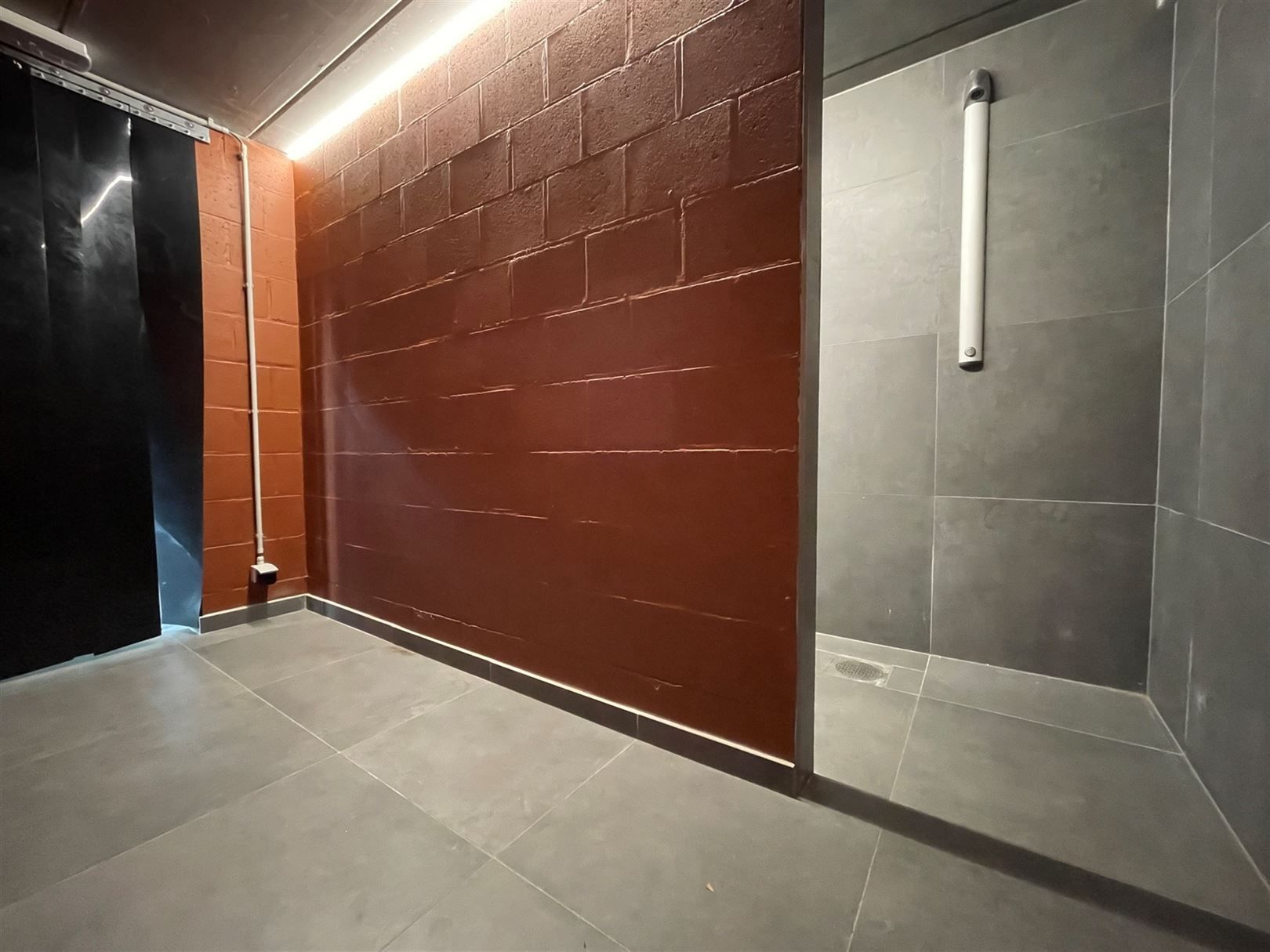 Multifunctioneel bedrijfspand (ca. 450m²) te Hamme. foto 18