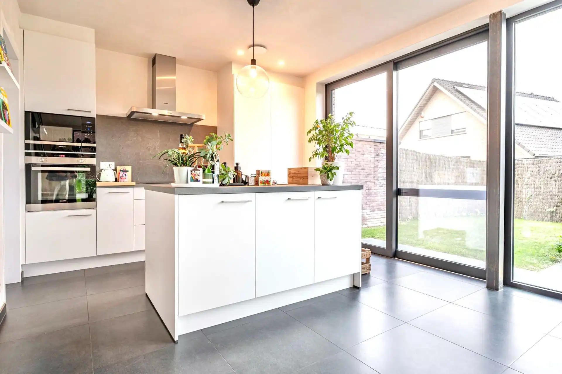 HALFOPEN BEN-WONING OP 323 M² foto 9