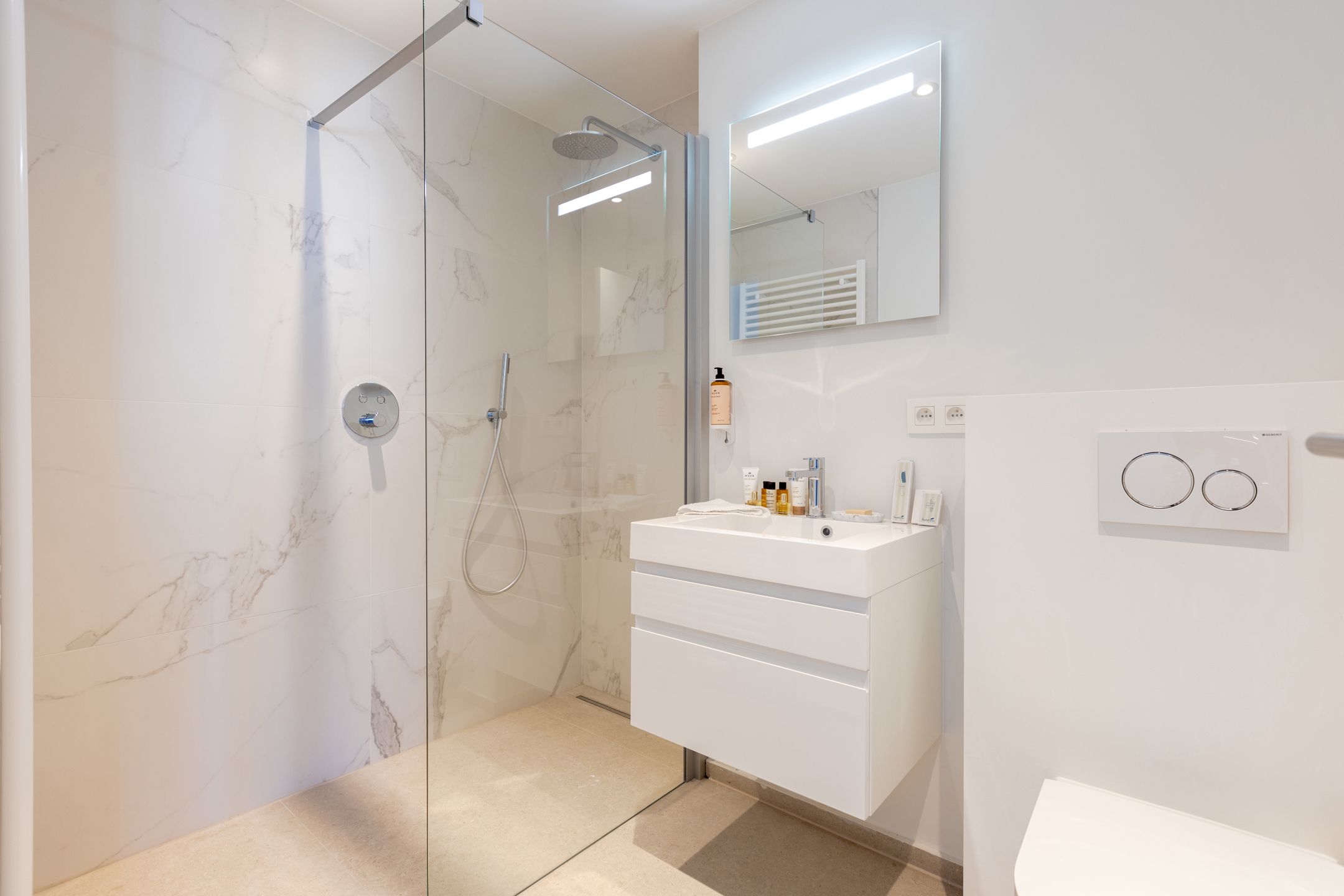 Centrum: Gemeubileerd appartement met 2 slaapkamers! foto 18