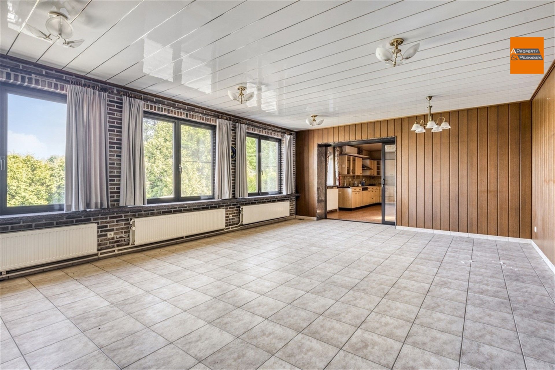 Ruime woning met potentieel in een rustige en groene omgeving foto 7