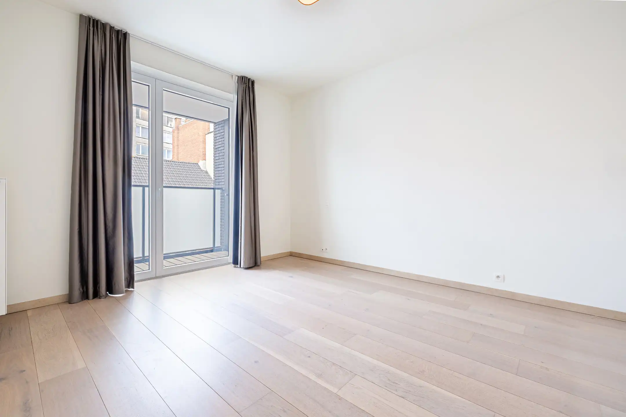 Appartement met 2 slaapkamers, grote terrass & parkeerplaats foto 10