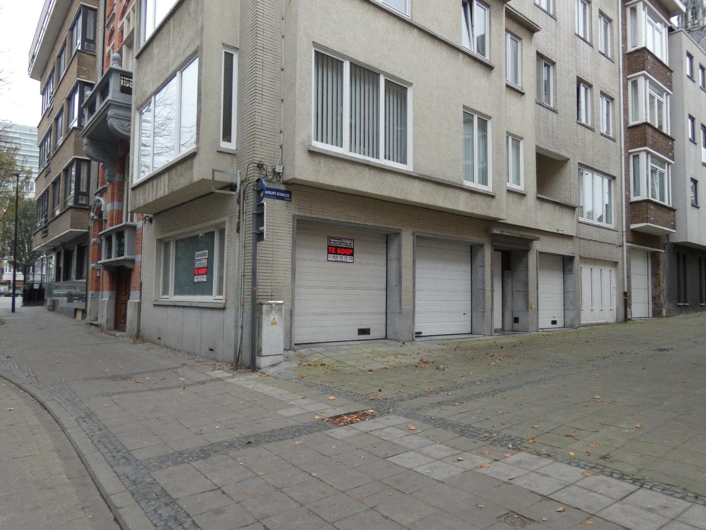 Uitermate centraal gelegen garagebox rechtstreeks uitgevend aan de straat foto 4