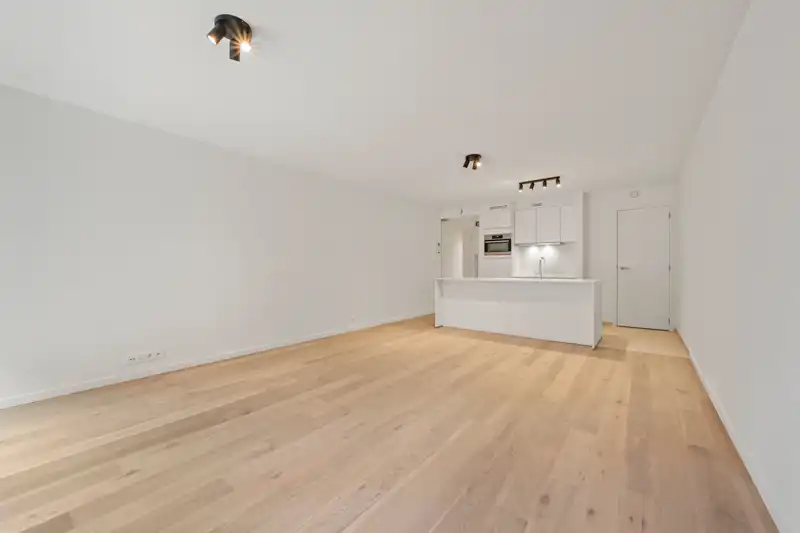 Modern nieuwbouwappartement te koop in Roeselare met gunstige oriëntatie foto 3